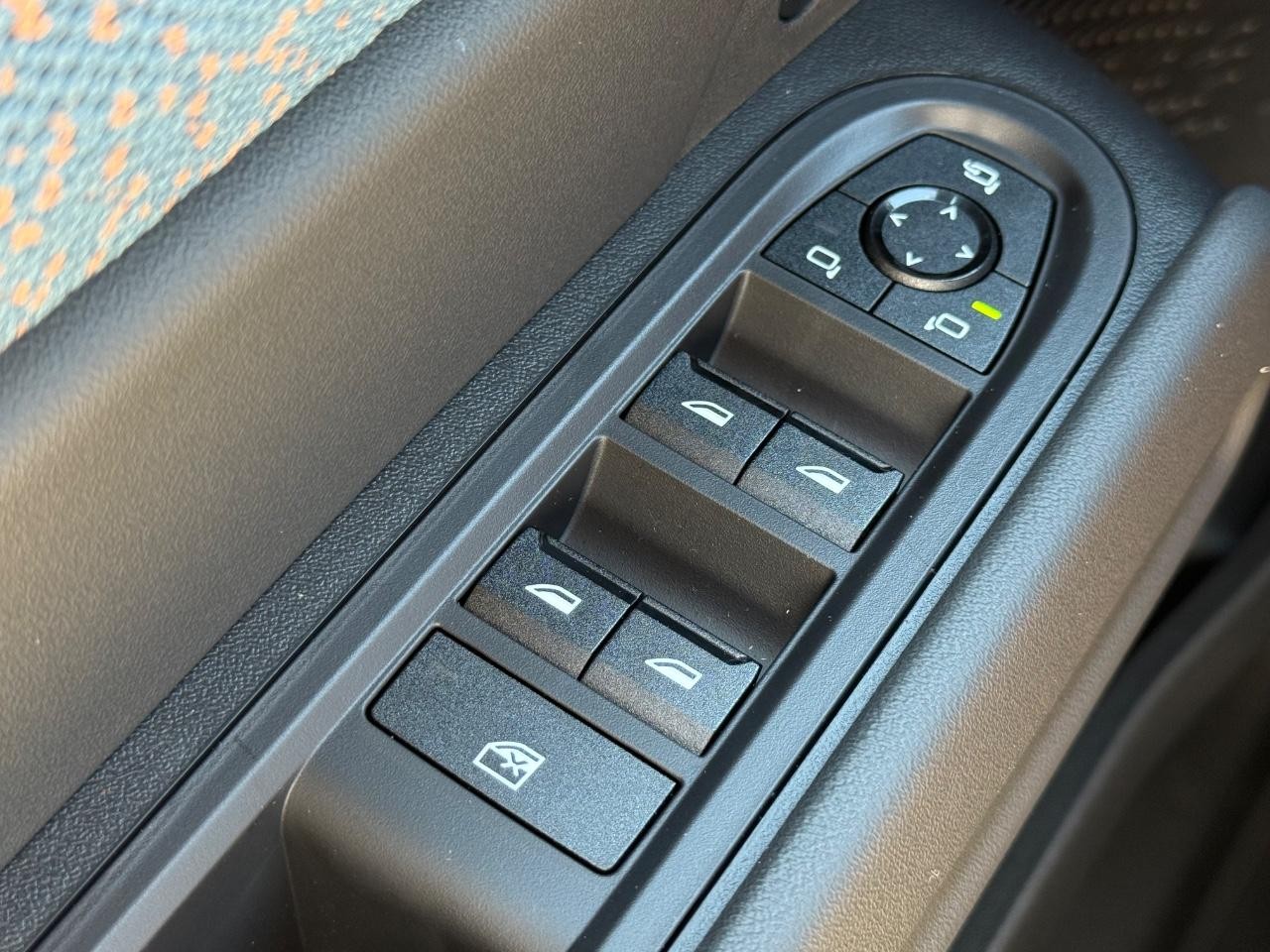 MINI Countryman Vehicle Image 15