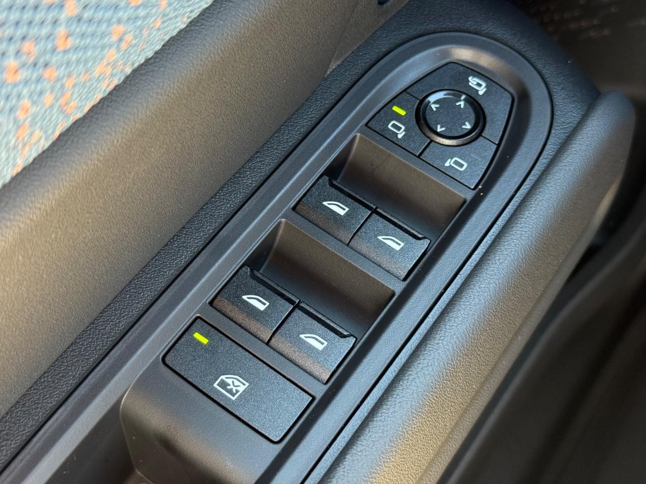 MINI Countryman Vehicle Image 15