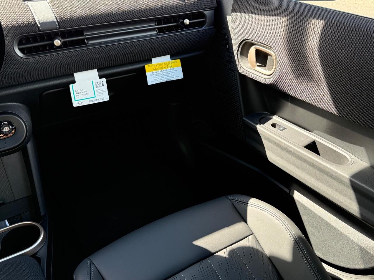 MINI Hardtop 4 Door Vehicle Image 10