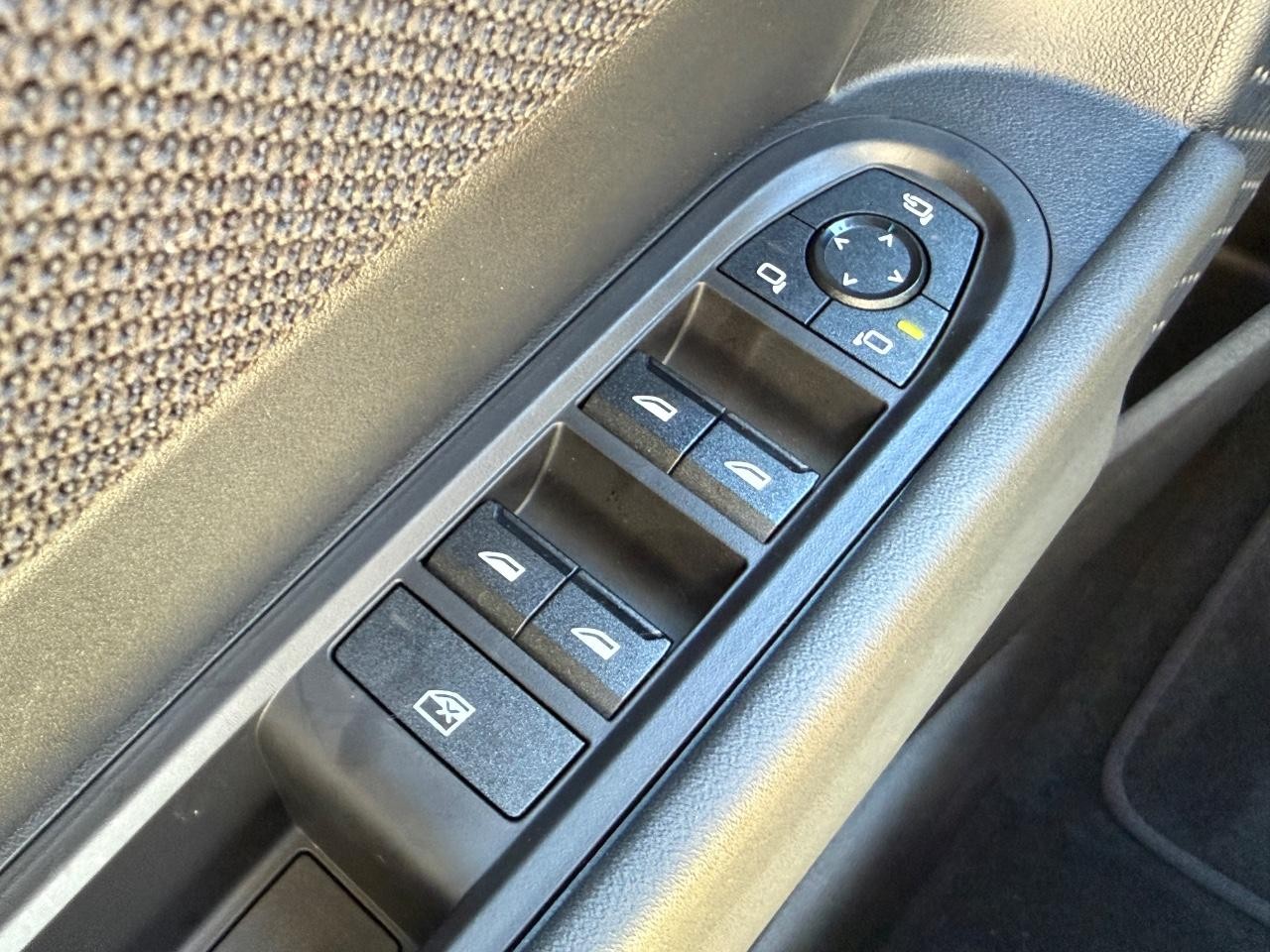 MINI Hardtop 4 Door Vehicle Image 16