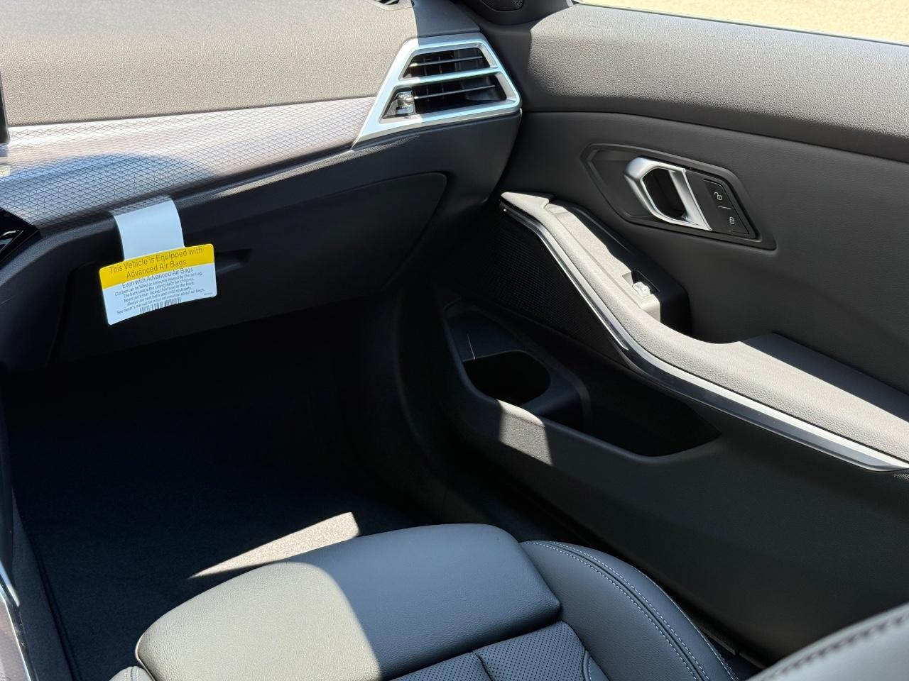 BMW 3 Series Vehicle Image 10