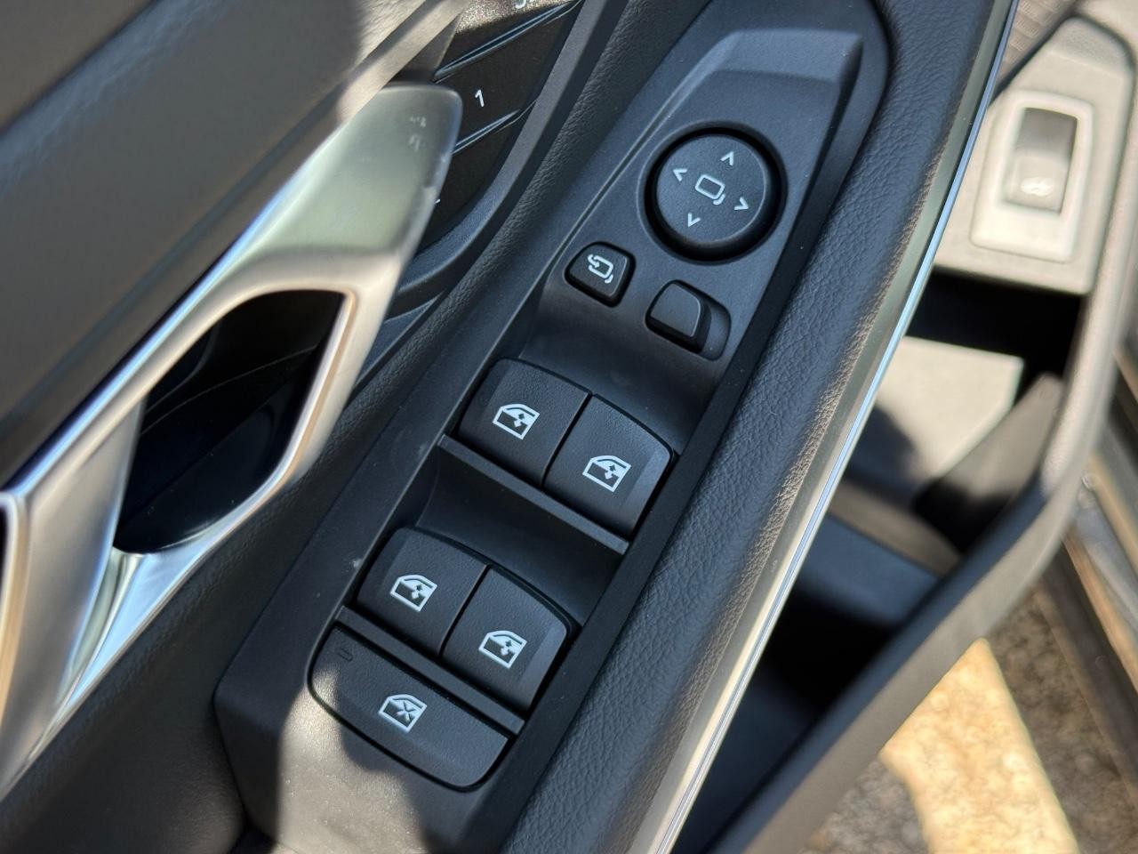 BMW 3 Series Vehicle Image 16