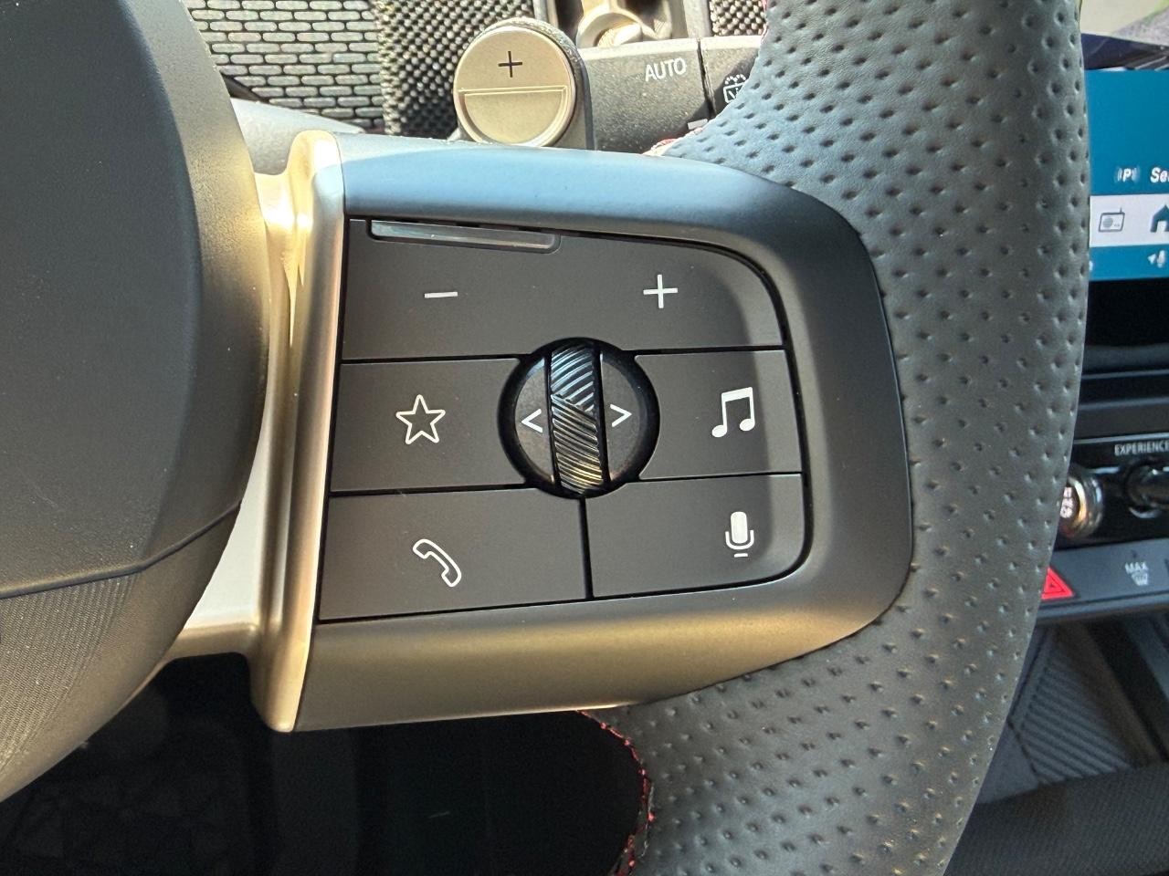 MINI Countryman Vehicle Image 12