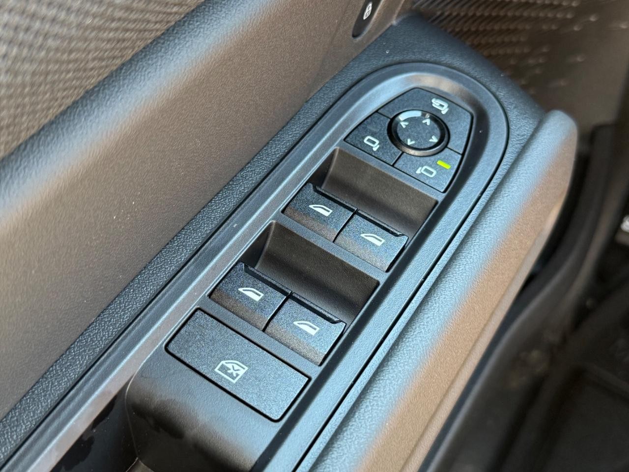 MINI Countryman Vehicle Image 15
