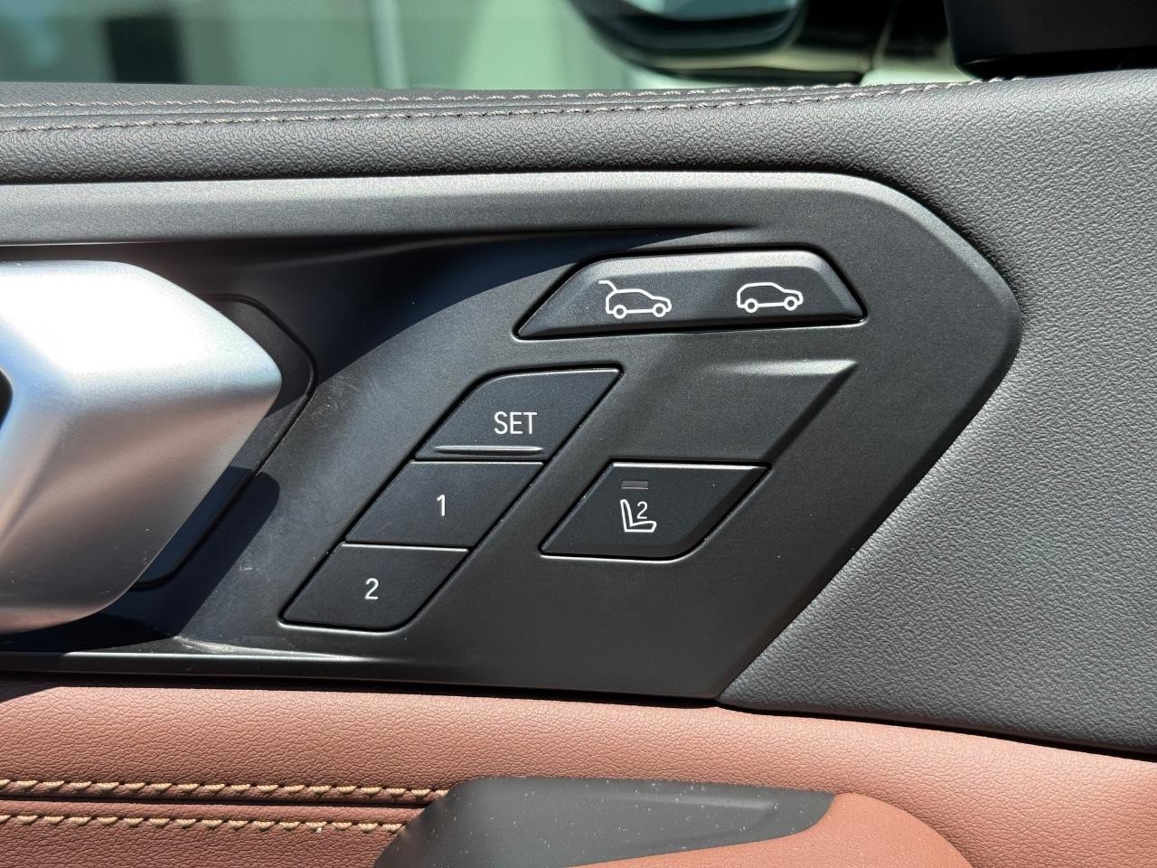BMW X6 Vehicle Image 16