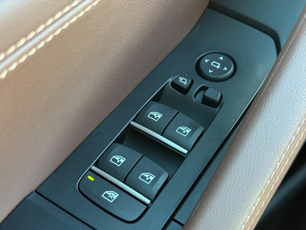 BMW X6 Vehicle Image 21