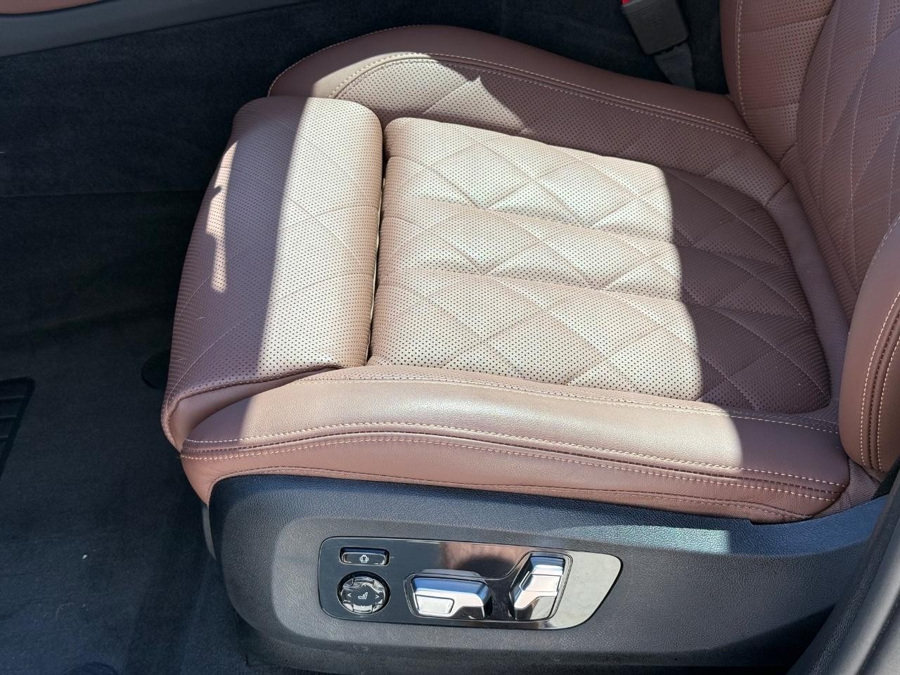 BMW X6 Vehicle Image 22