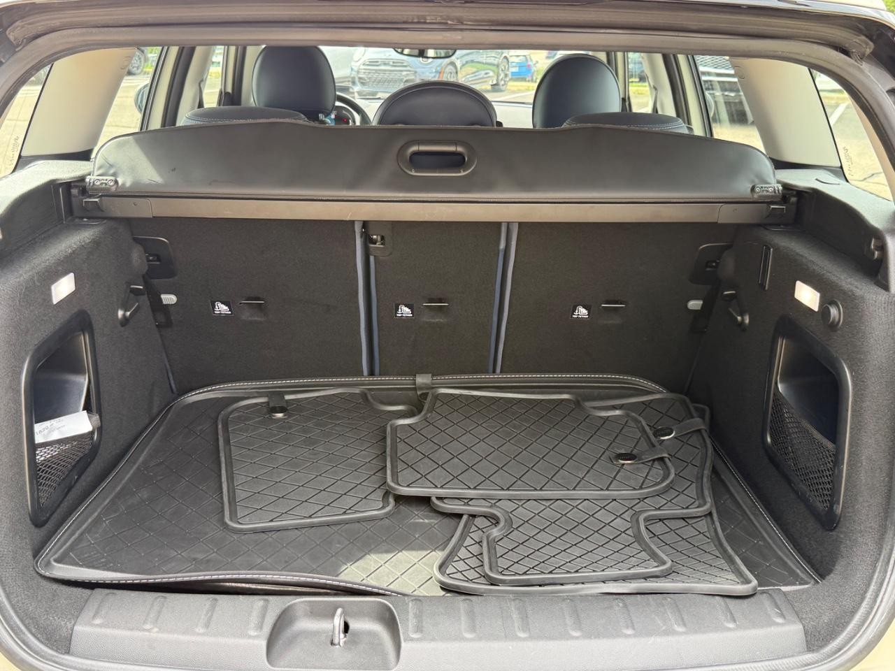 MINI Clubman Vehicle Image 05