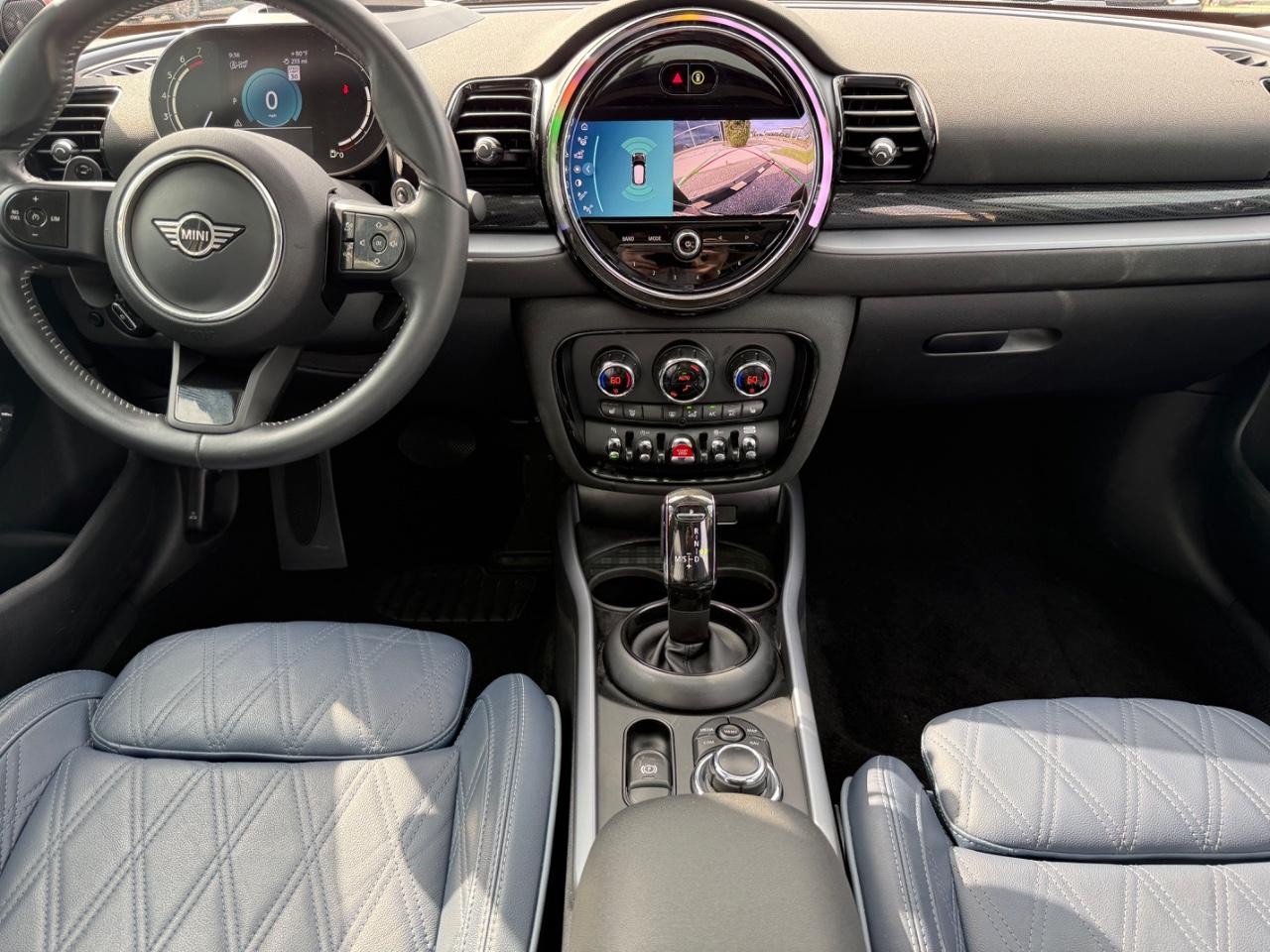 MINI Clubman Vehicle Image 11