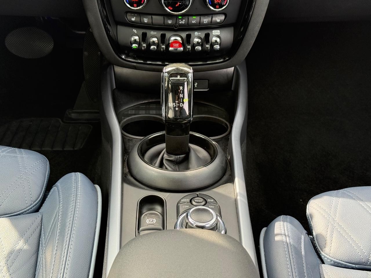 MINI Clubman Vehicle Image 13