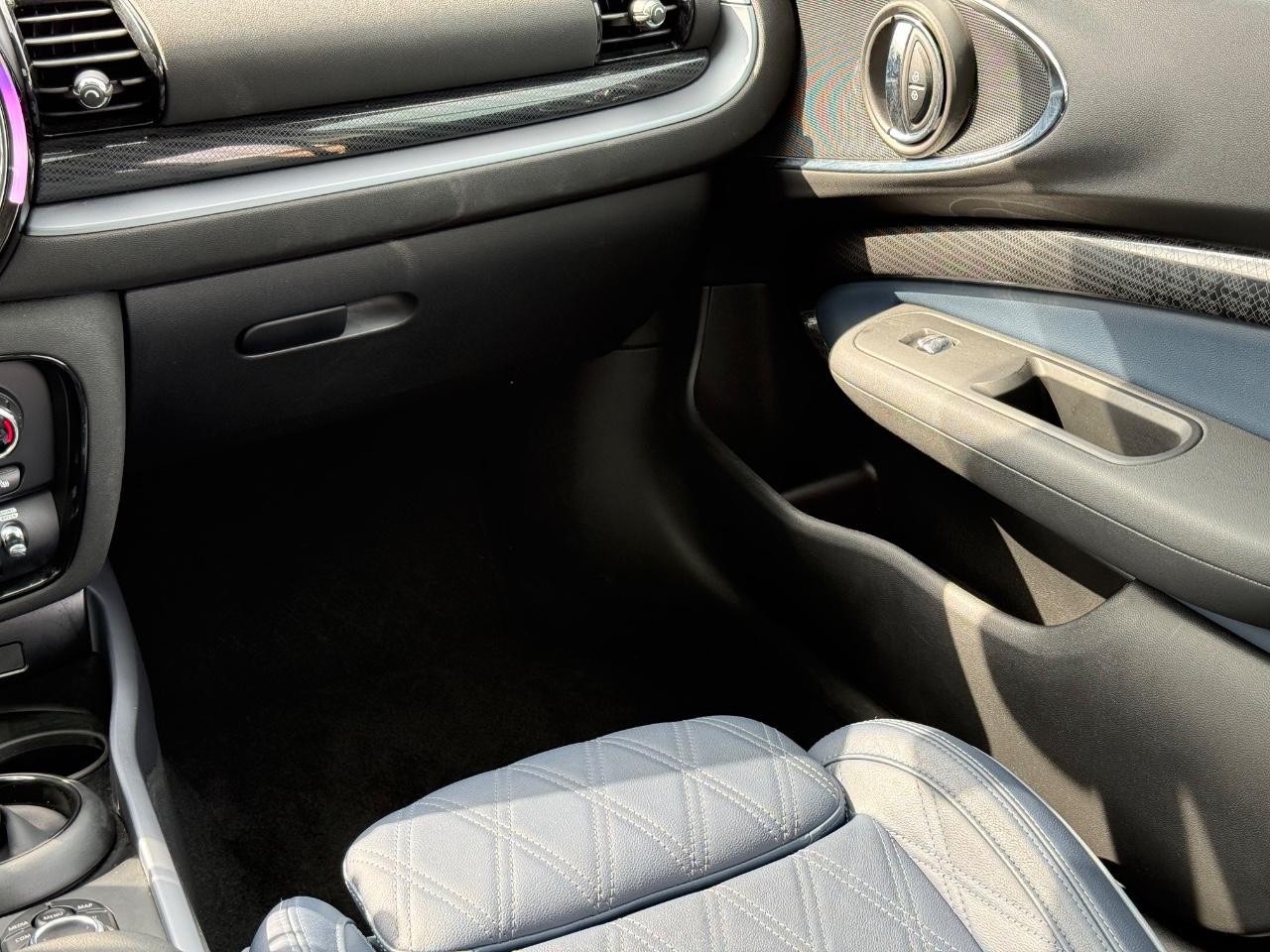 MINI Clubman Vehicle Image 15