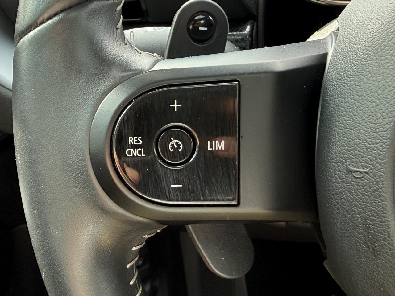MINI Clubman Vehicle Image 16