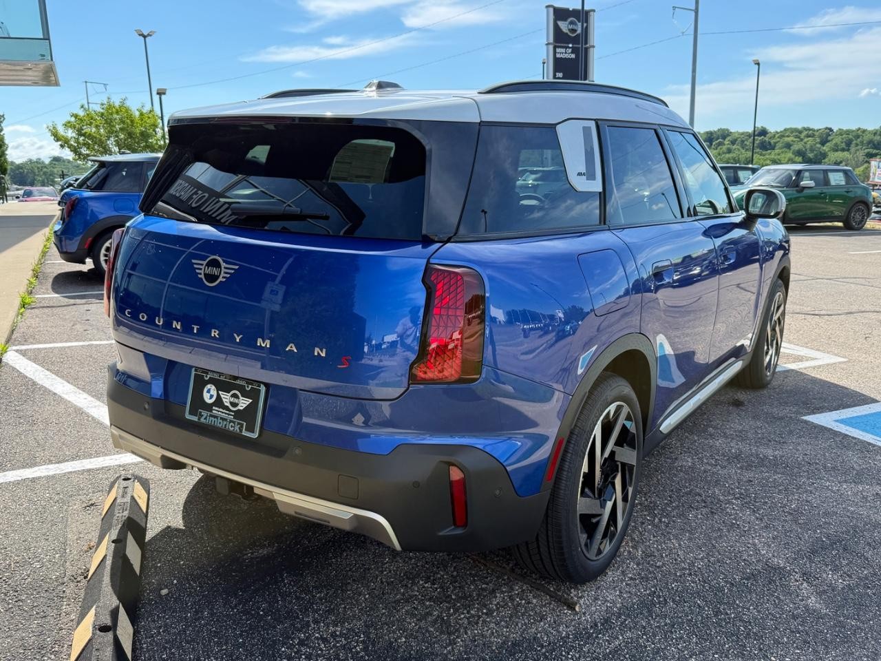 MINI Countryman Vehicle Image 03