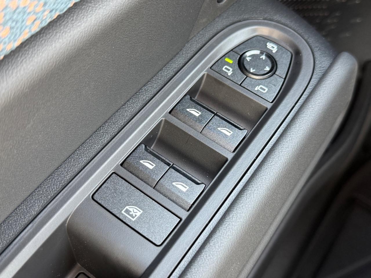 MINI Countryman Vehicle Image 15