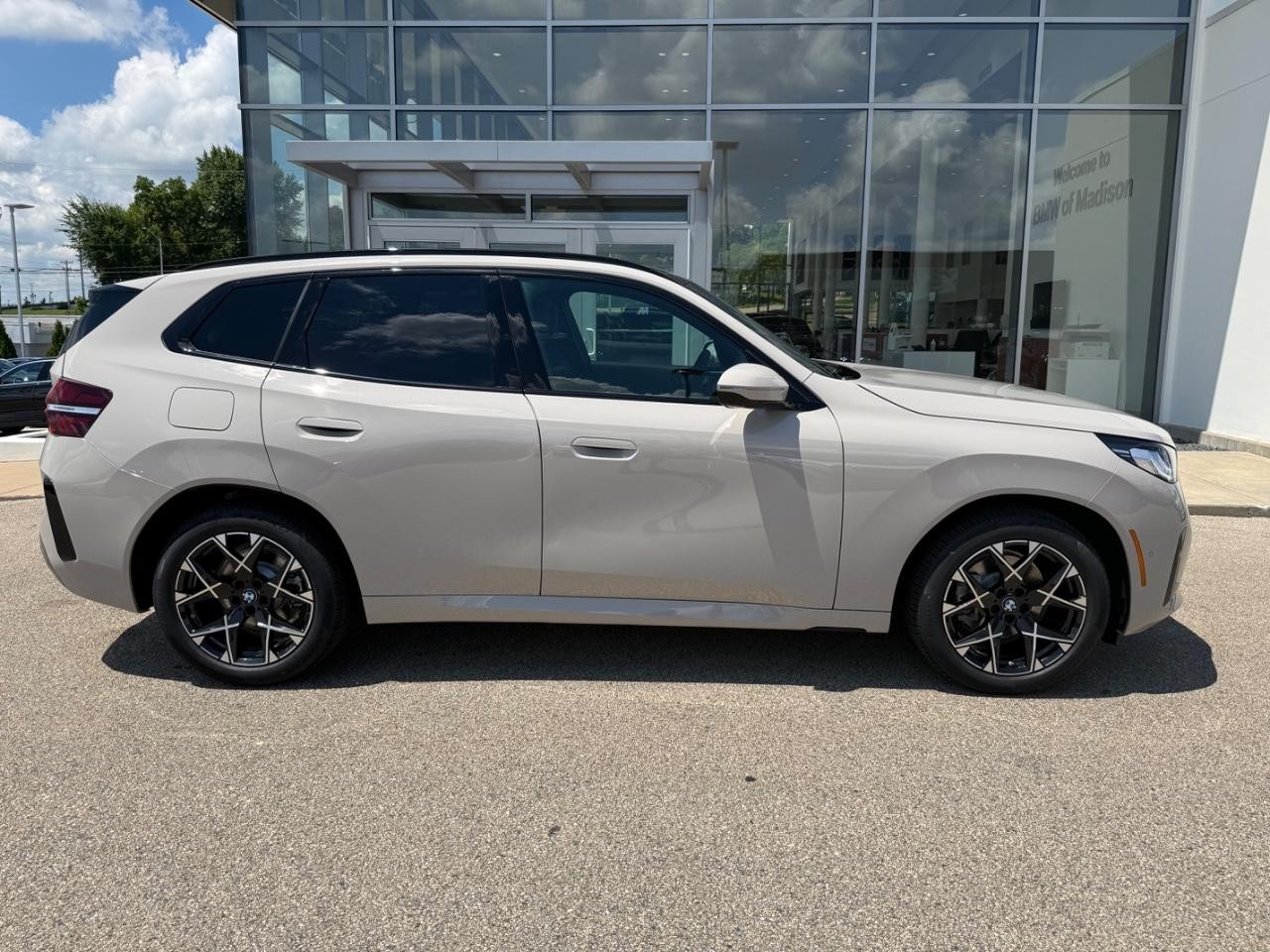 BMW X3 Vehicle Image 02