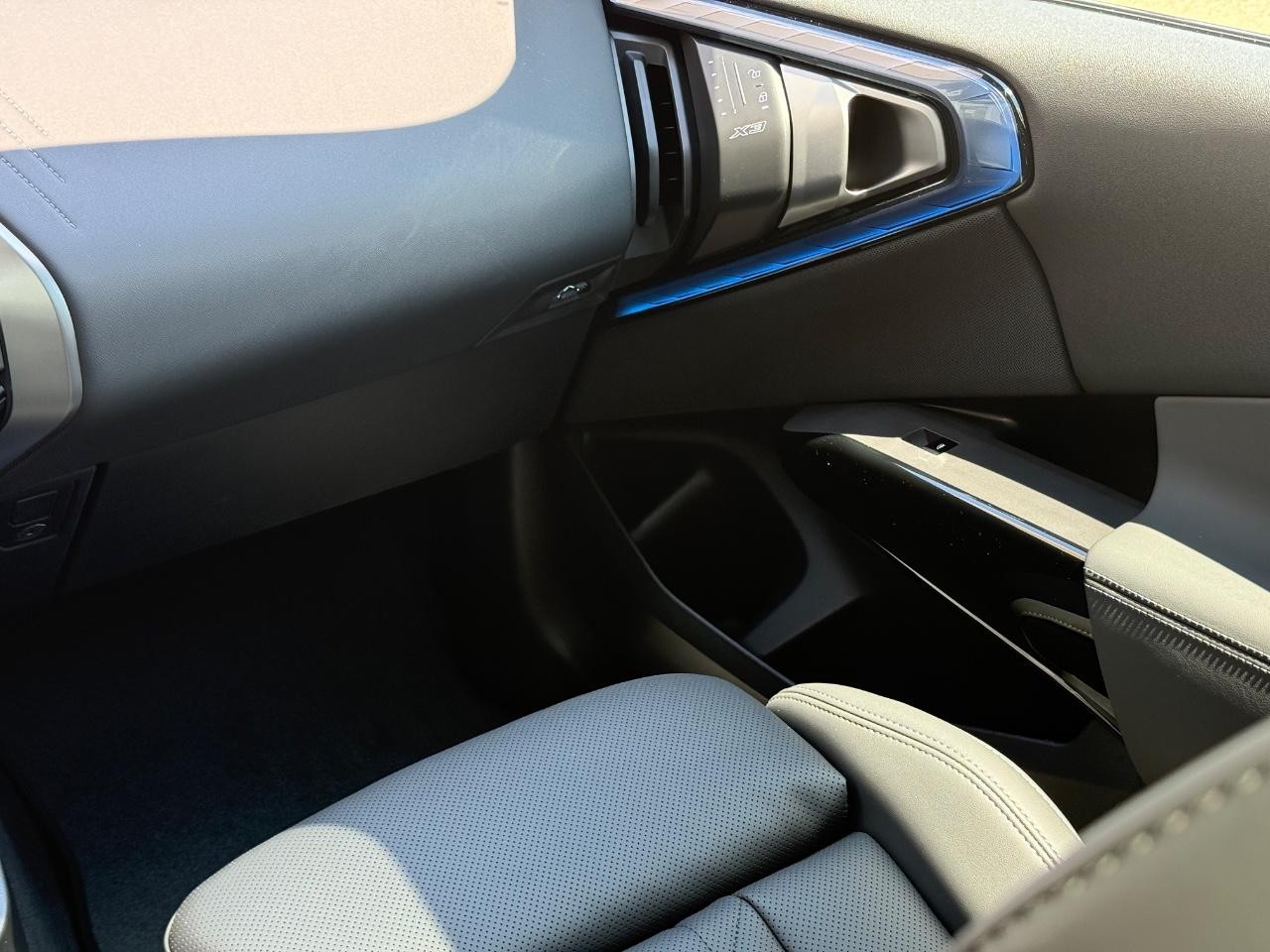 BMW X3 Vehicle Image 10