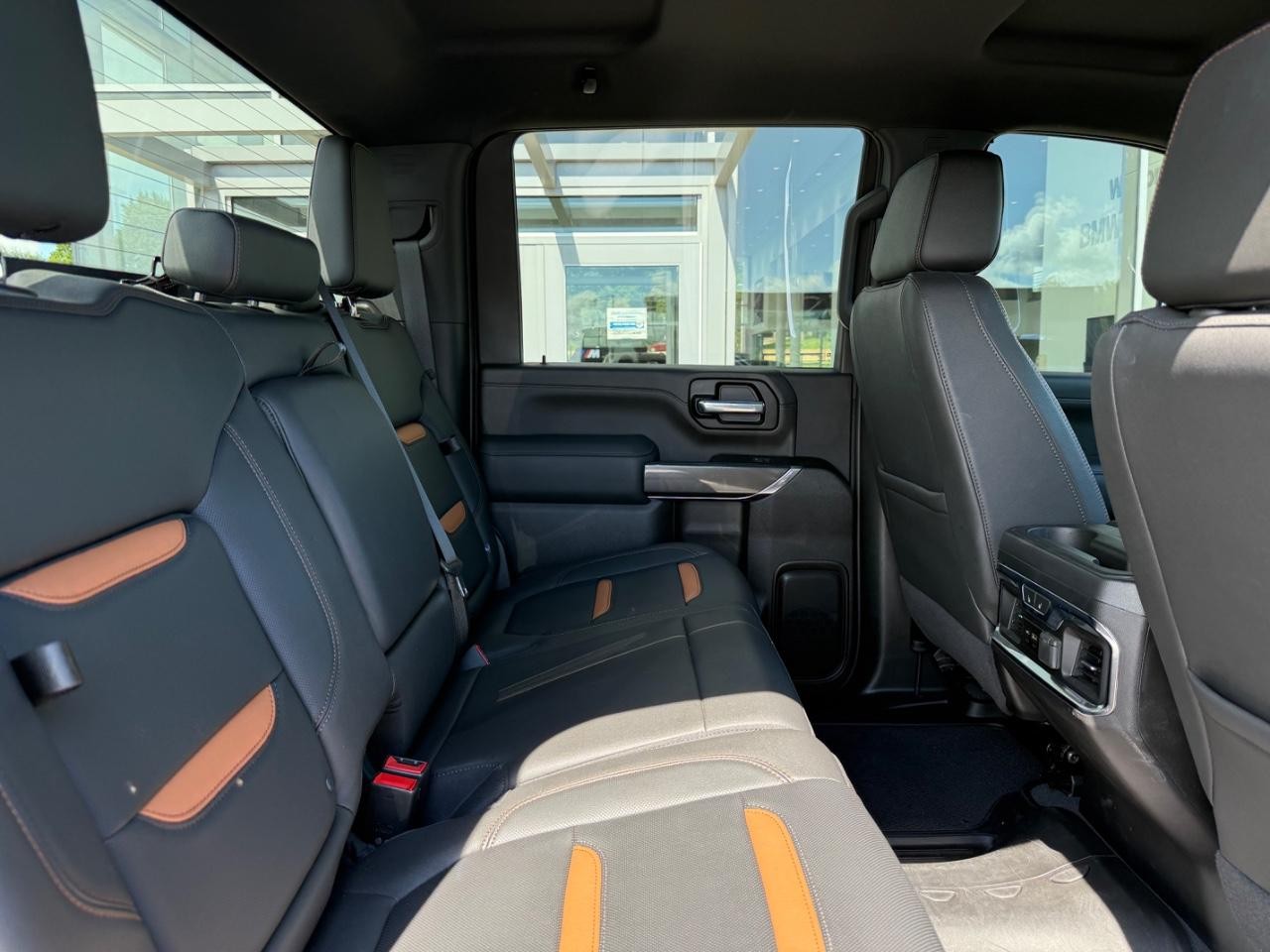 GMC Sierra 2500HD Vehicle Image 10