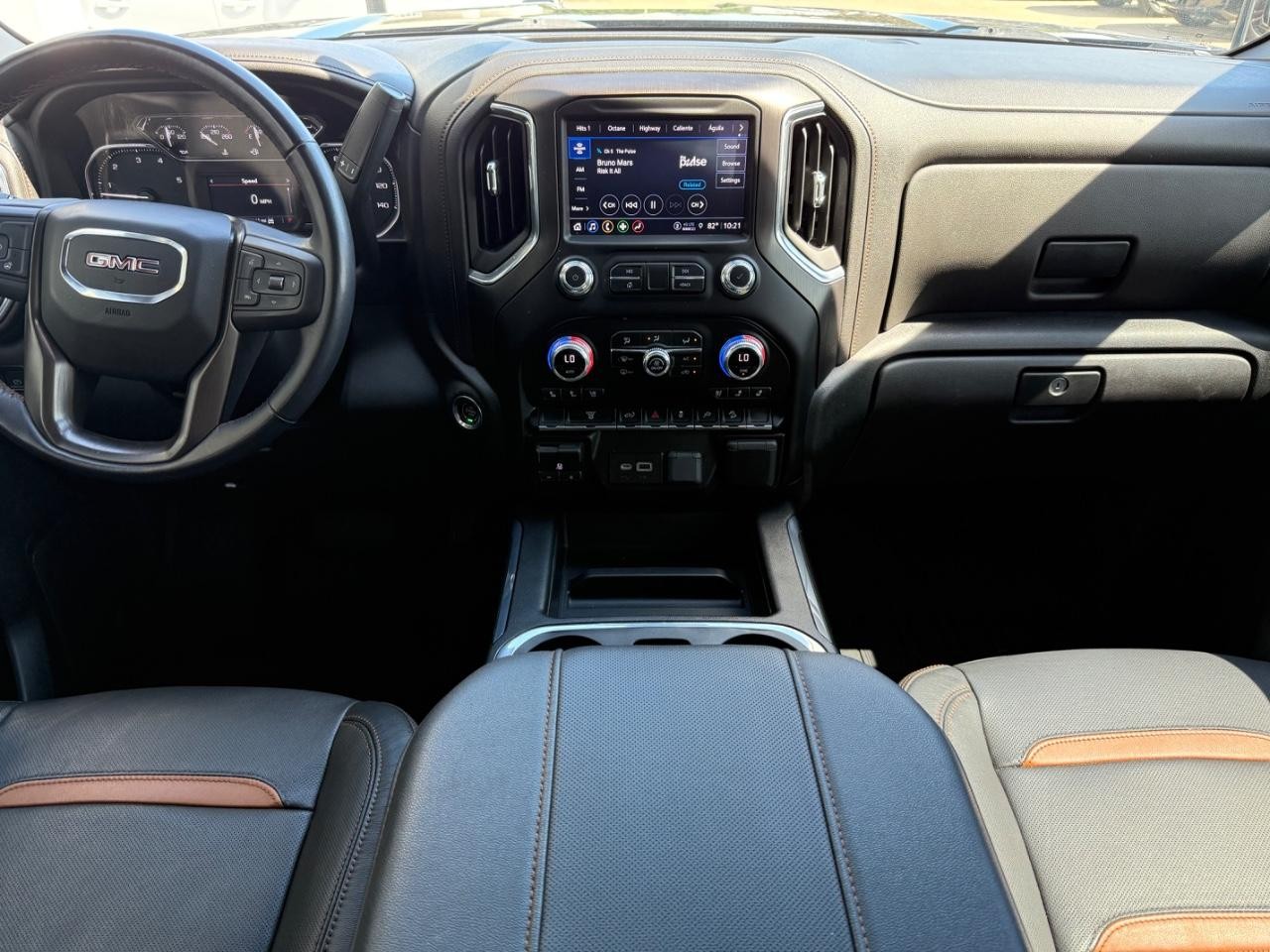 GMC Sierra 2500HD Vehicle Image 11