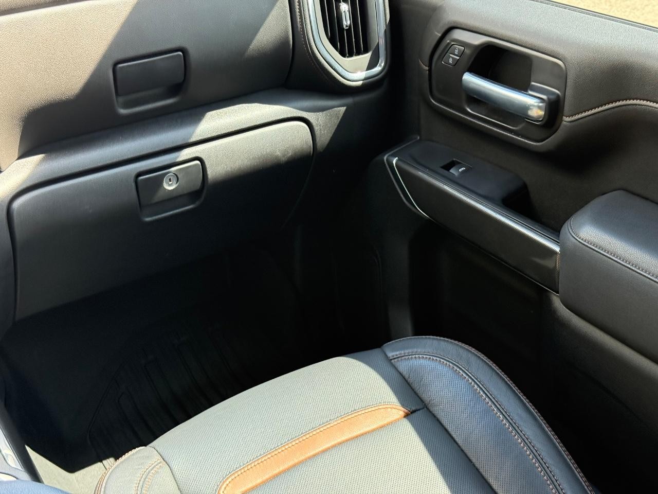 GMC Sierra 2500HD Vehicle Image 14