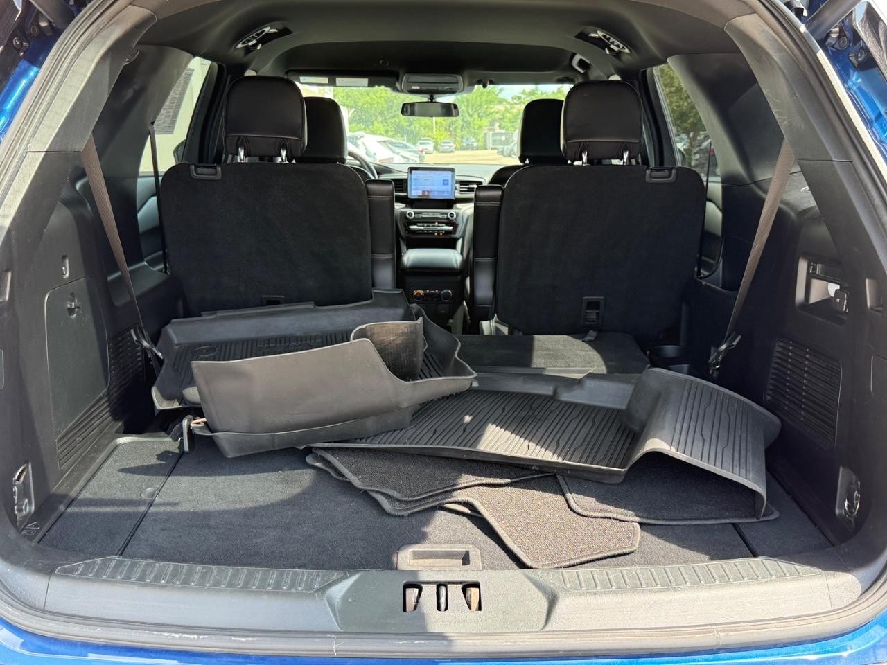 Ford Explorer Vehicle Image 05