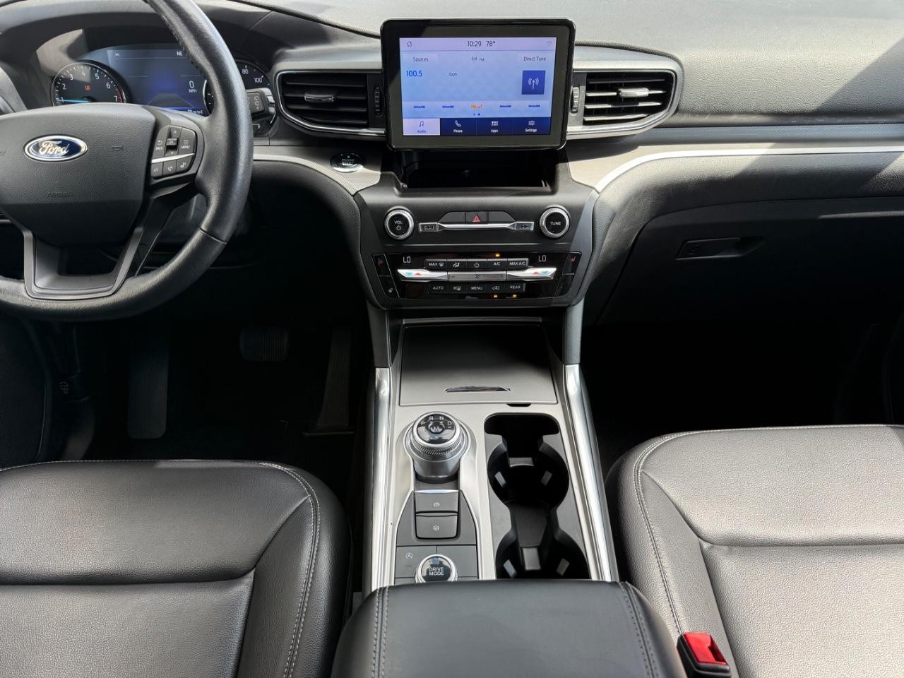 Ford Explorer Vehicle Image 11
