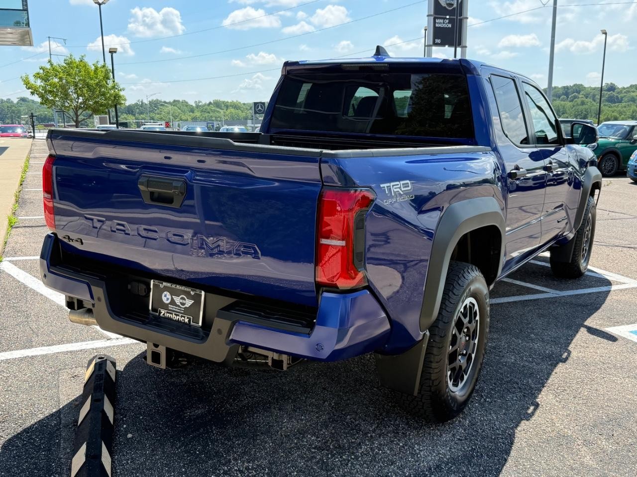 Toyota Tacoma 4WD Vehicle Image 03