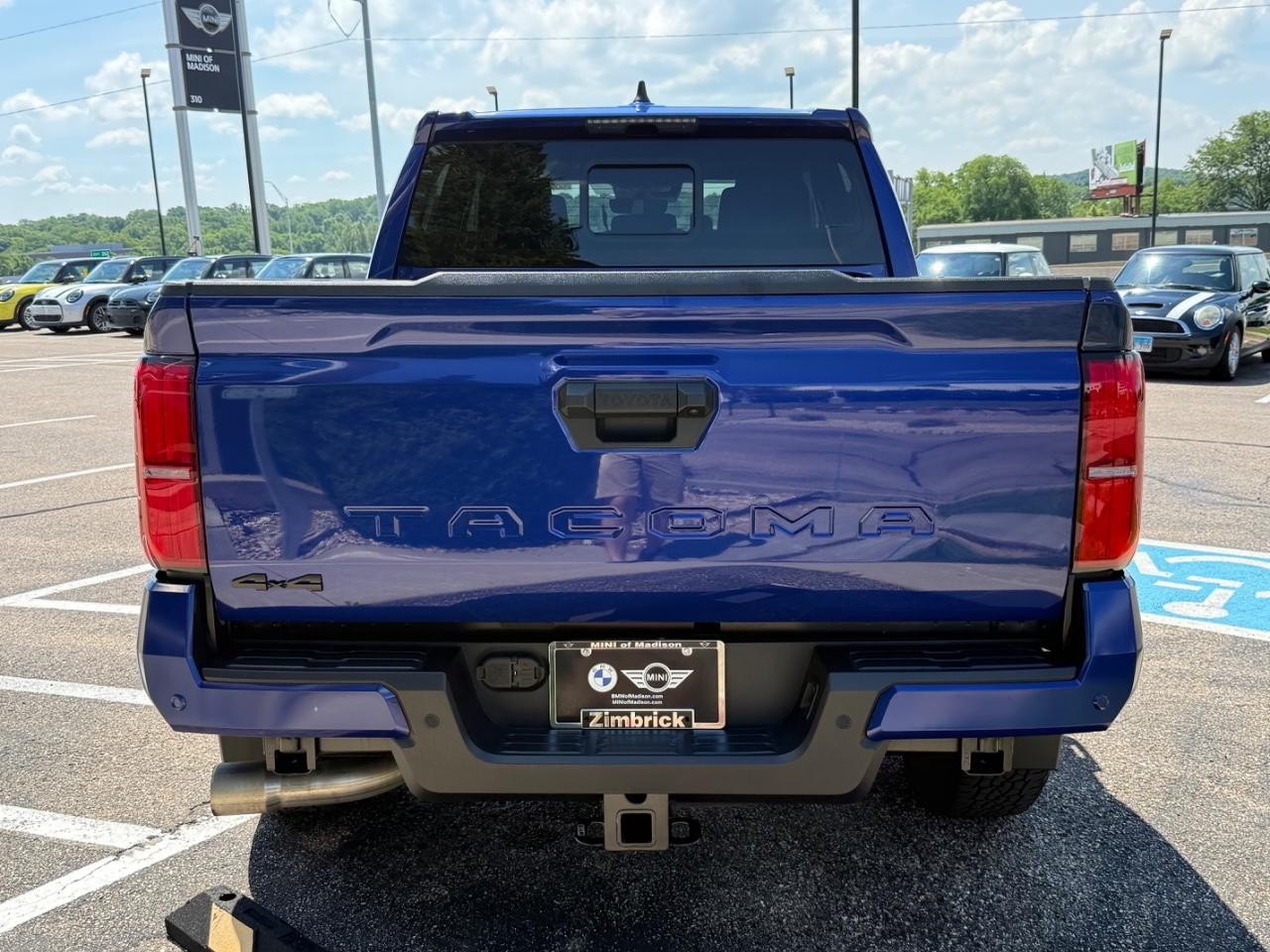 Toyota Tacoma 4WD Vehicle Image 04
