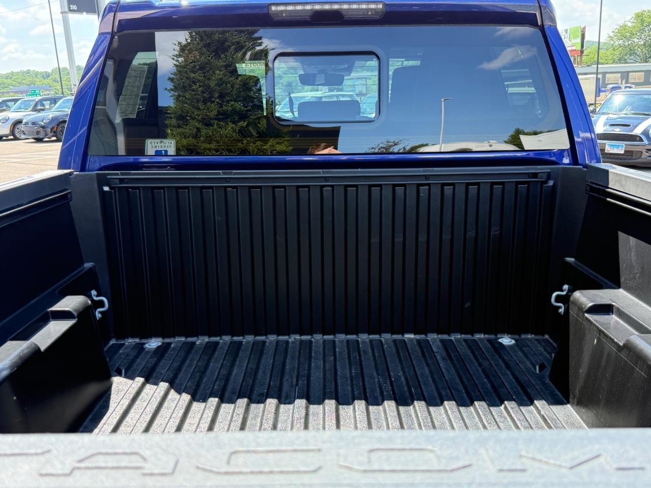 Toyota Tacoma 4WD Vehicle Image 05