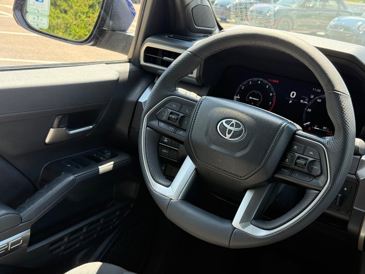 Toyota Tacoma 4WD Vehicle Image 14