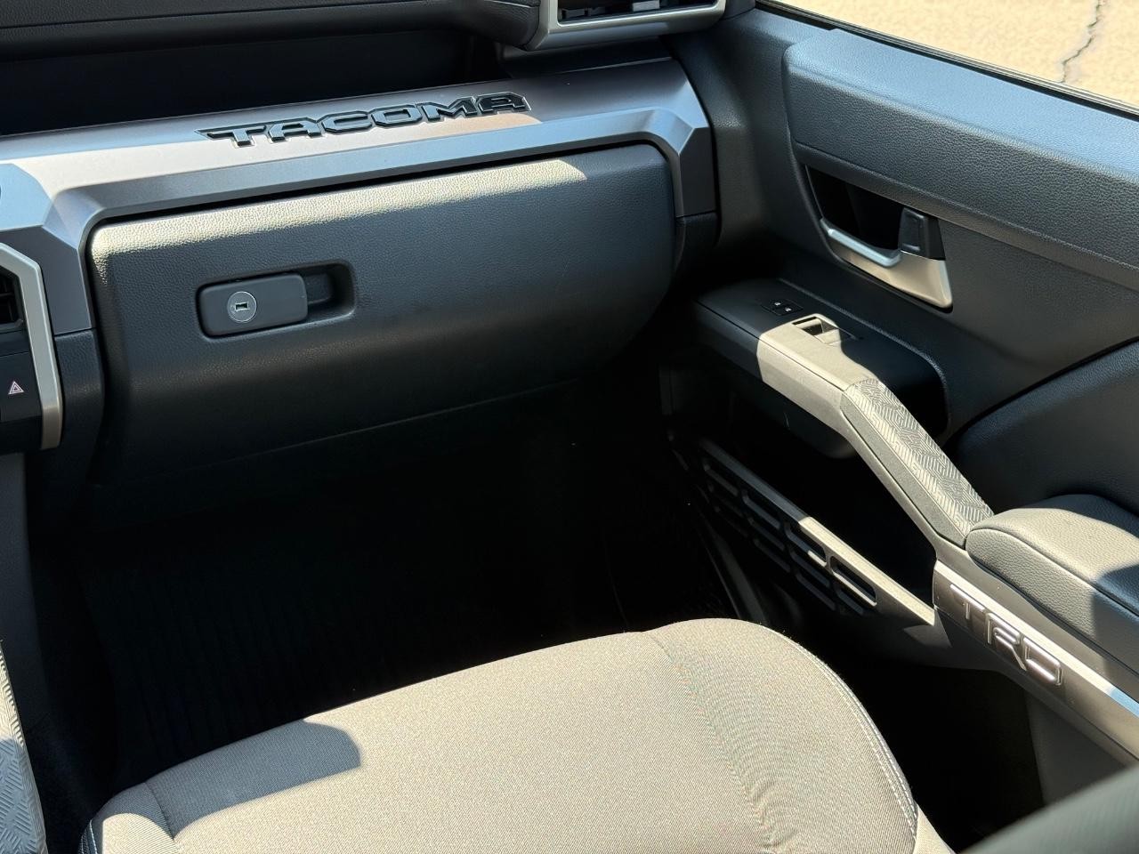 Toyota Tacoma 4WD Vehicle Image 15
