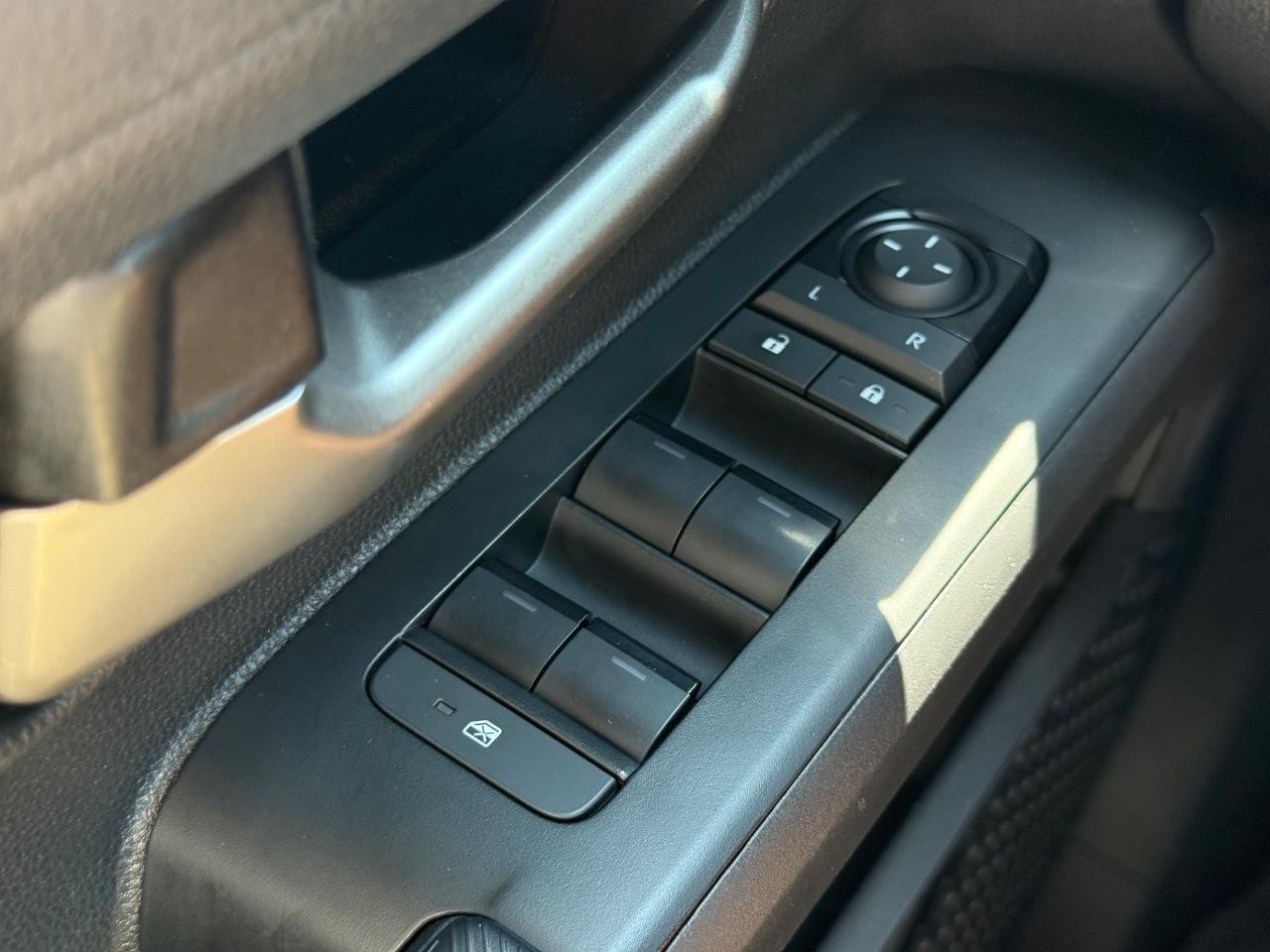 Toyota Tacoma 4WD Vehicle Image 21