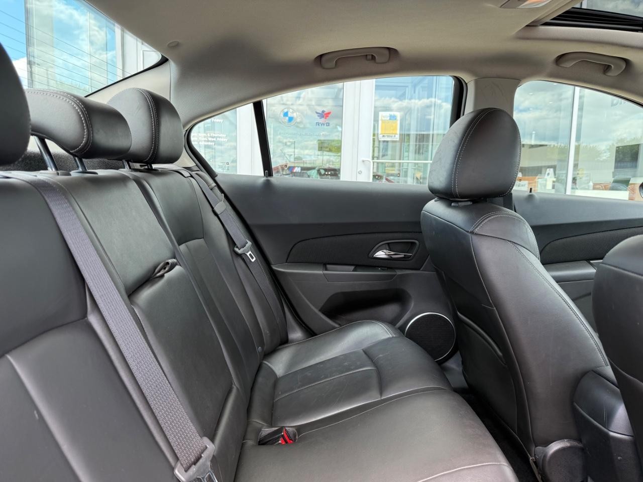 Chevrolet Cruze Vehicle Image 09