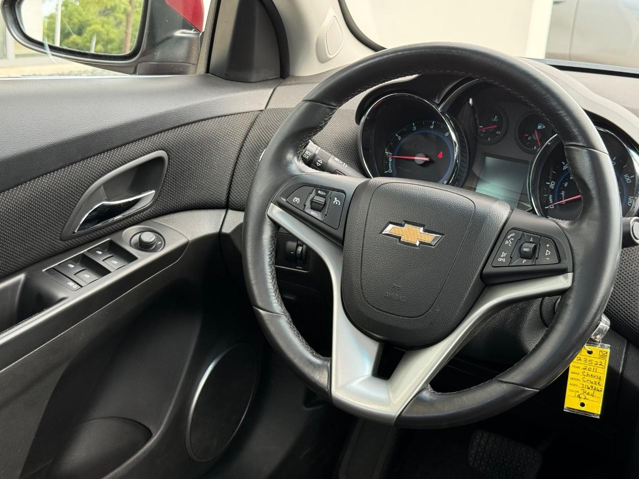 Chevrolet Cruze Vehicle Image 13