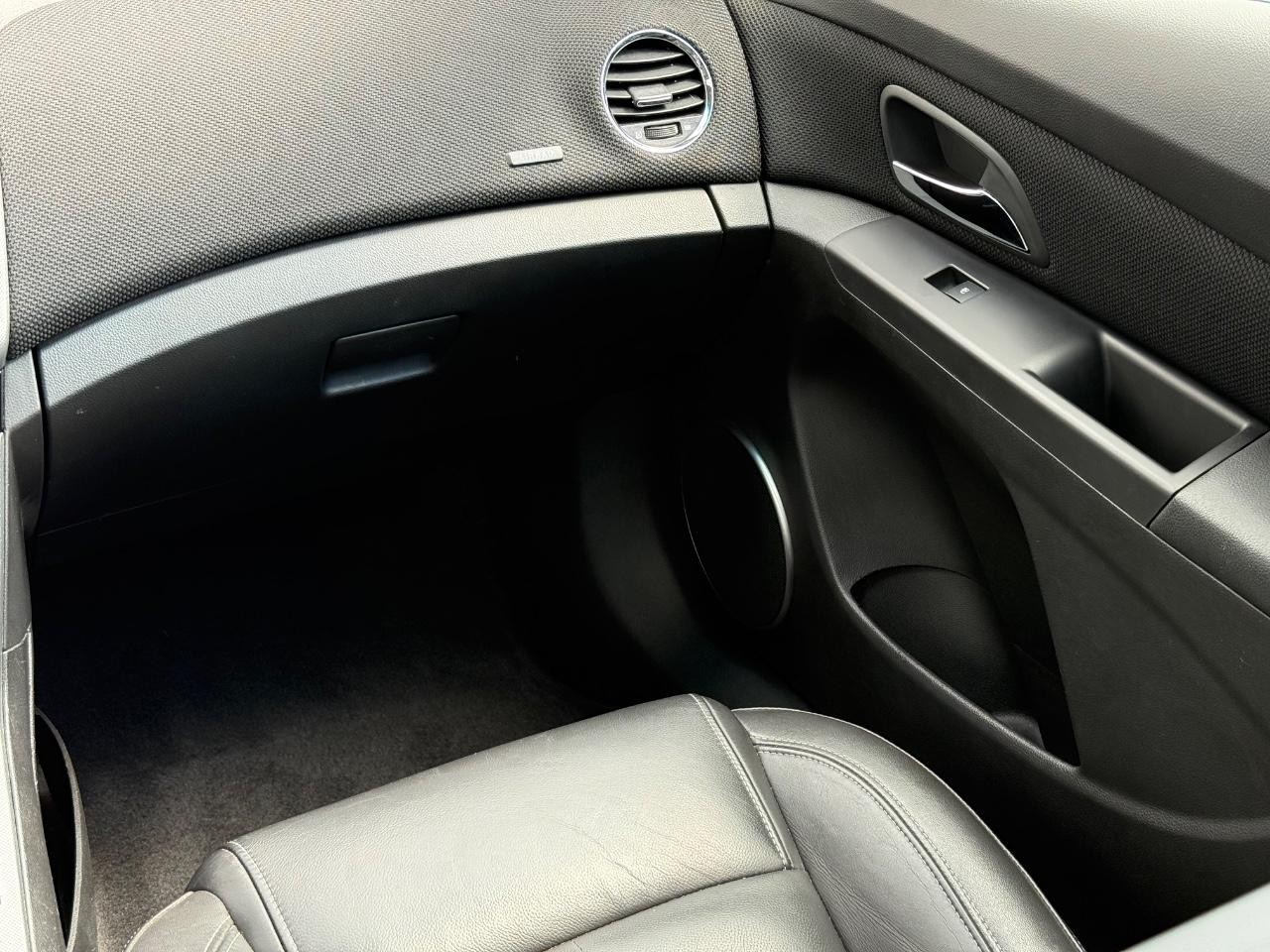 Chevrolet Cruze Vehicle Image 14