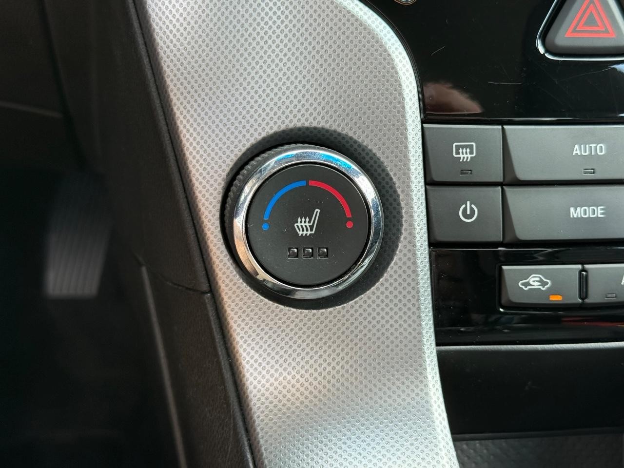 Chevrolet Cruze Vehicle Image 18