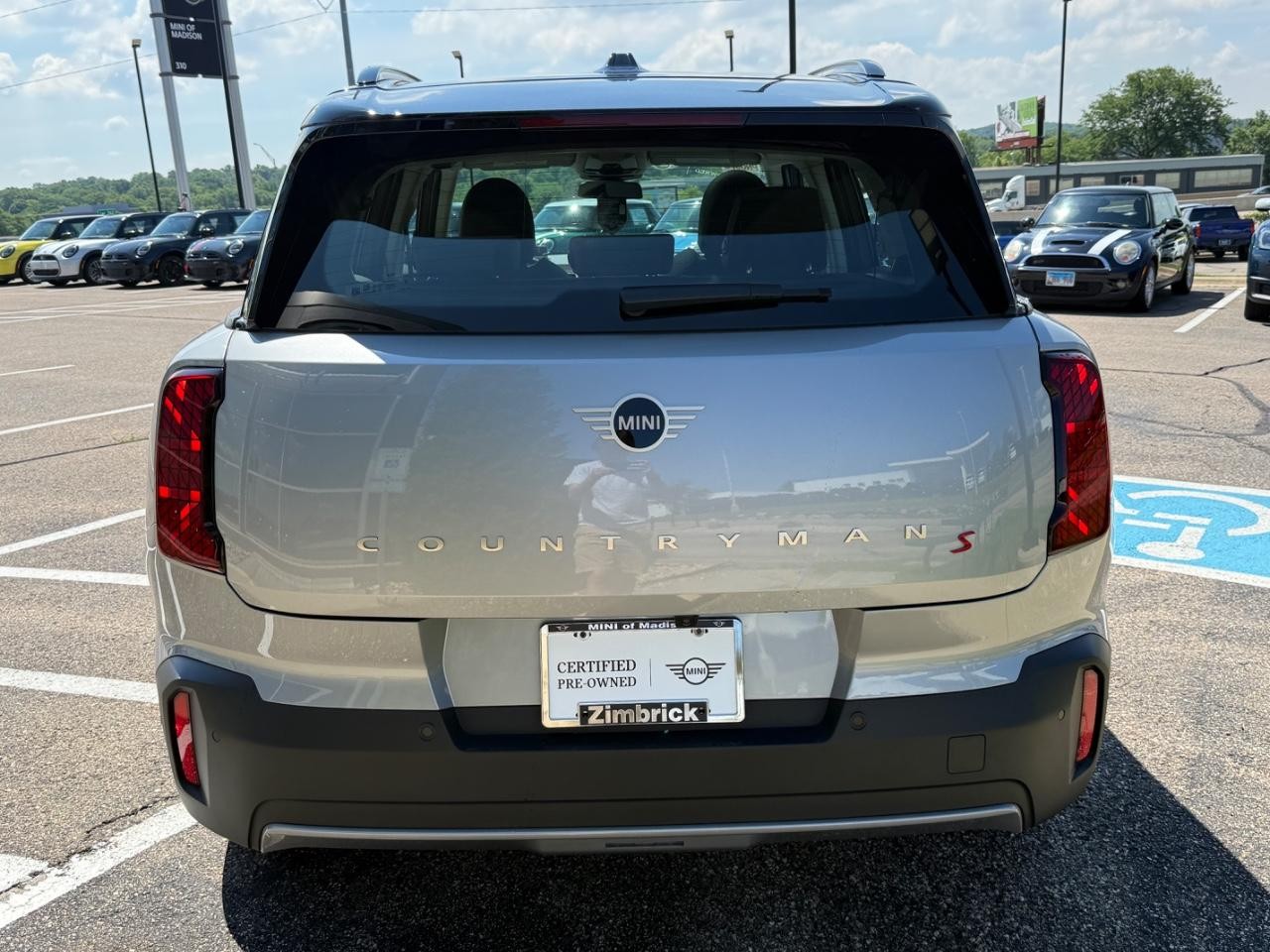 MINI Countryman Vehicle Image 04