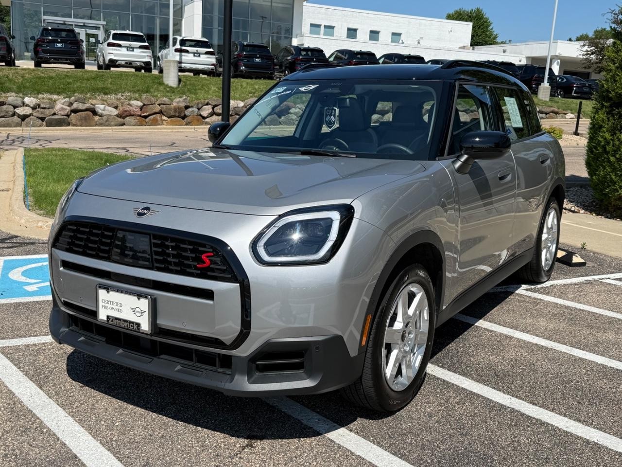 MINI Countryman Vehicle Image 08
