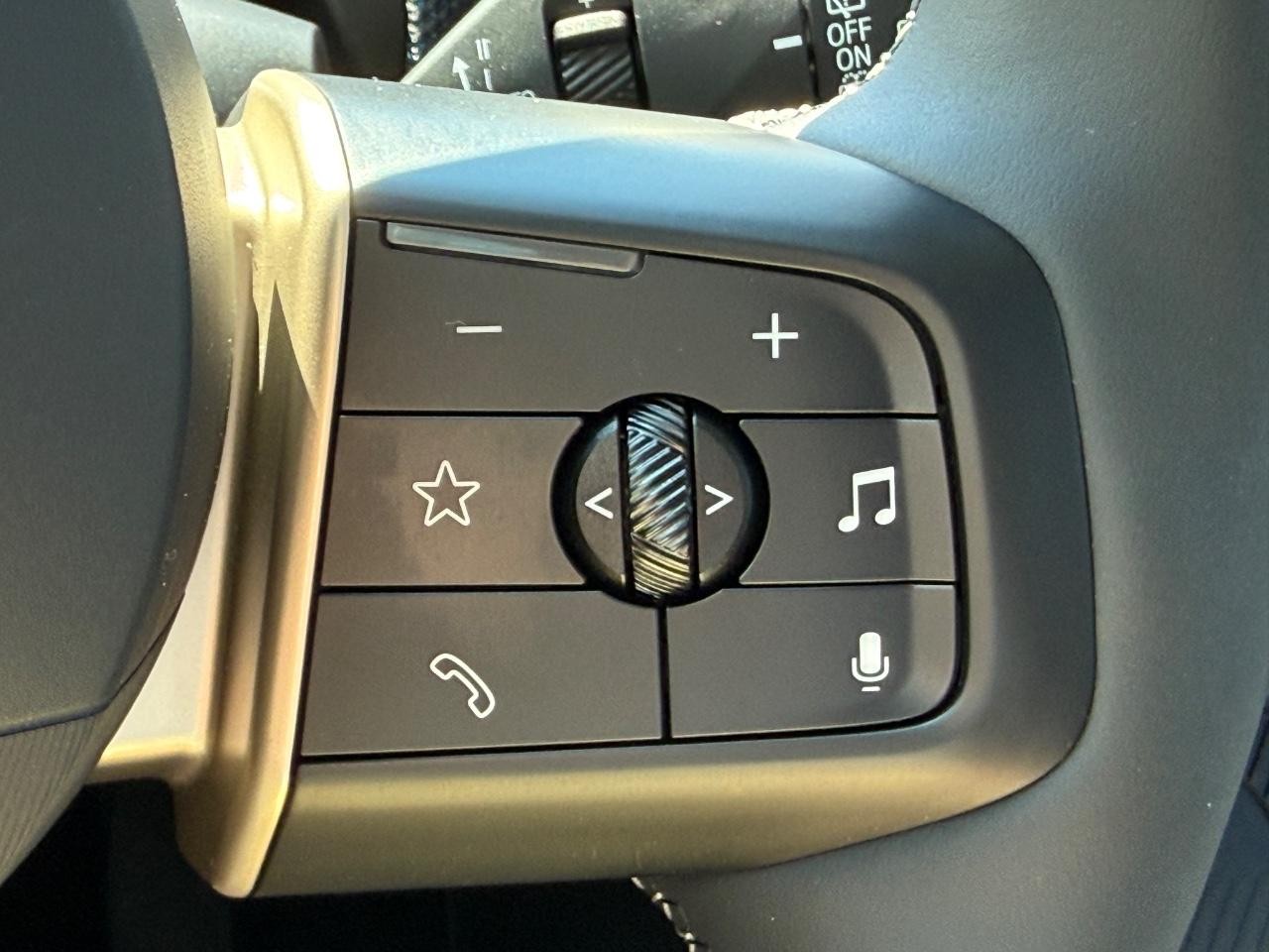 MINI Countryman Vehicle Image 17