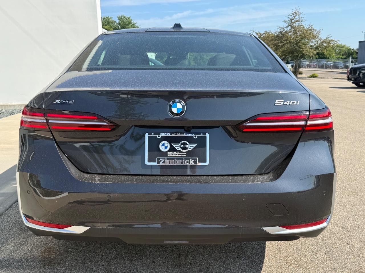 BMW 5 Series Vehicle Image 04