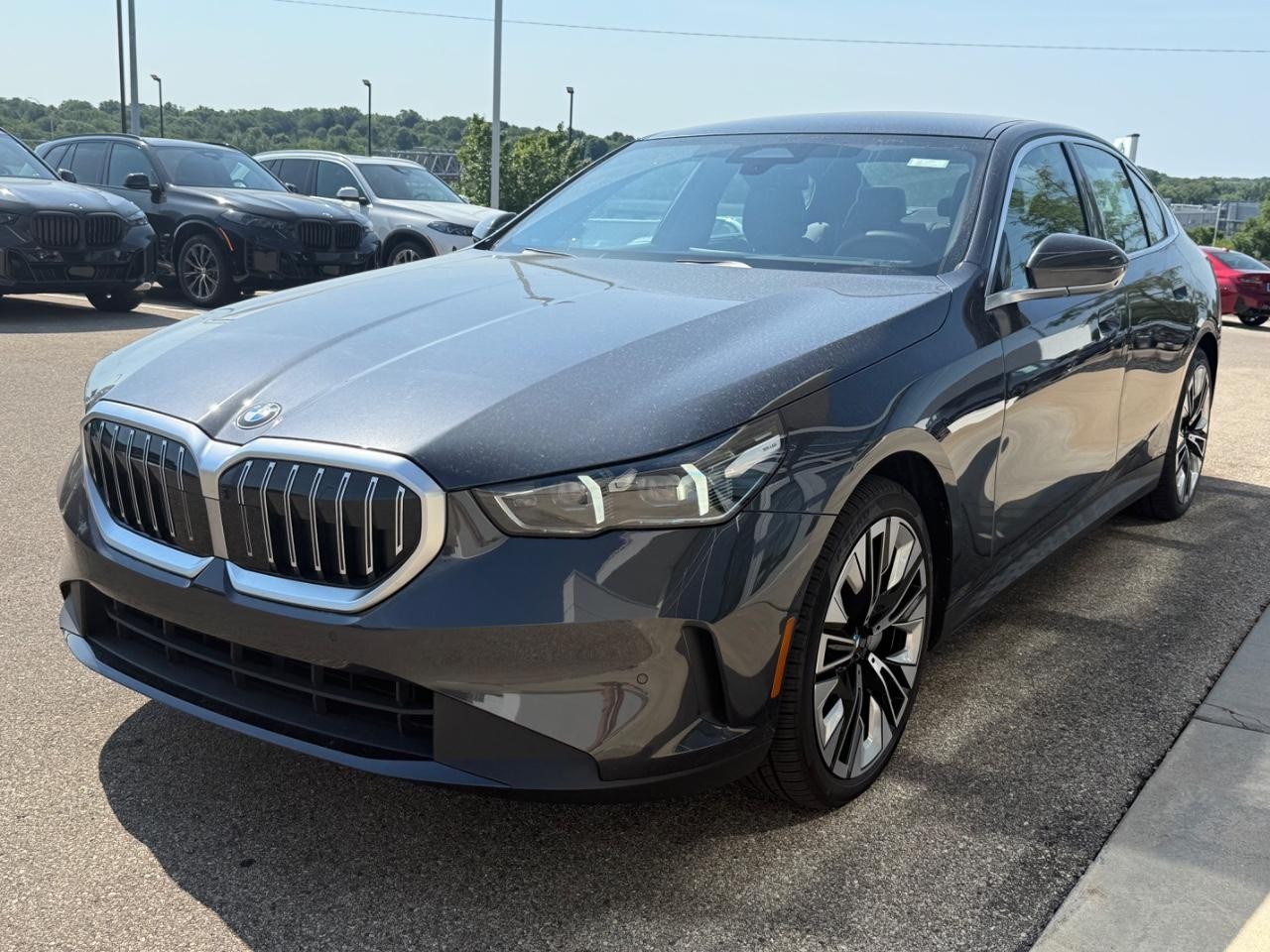 BMW 5 Series Vehicle Image 08