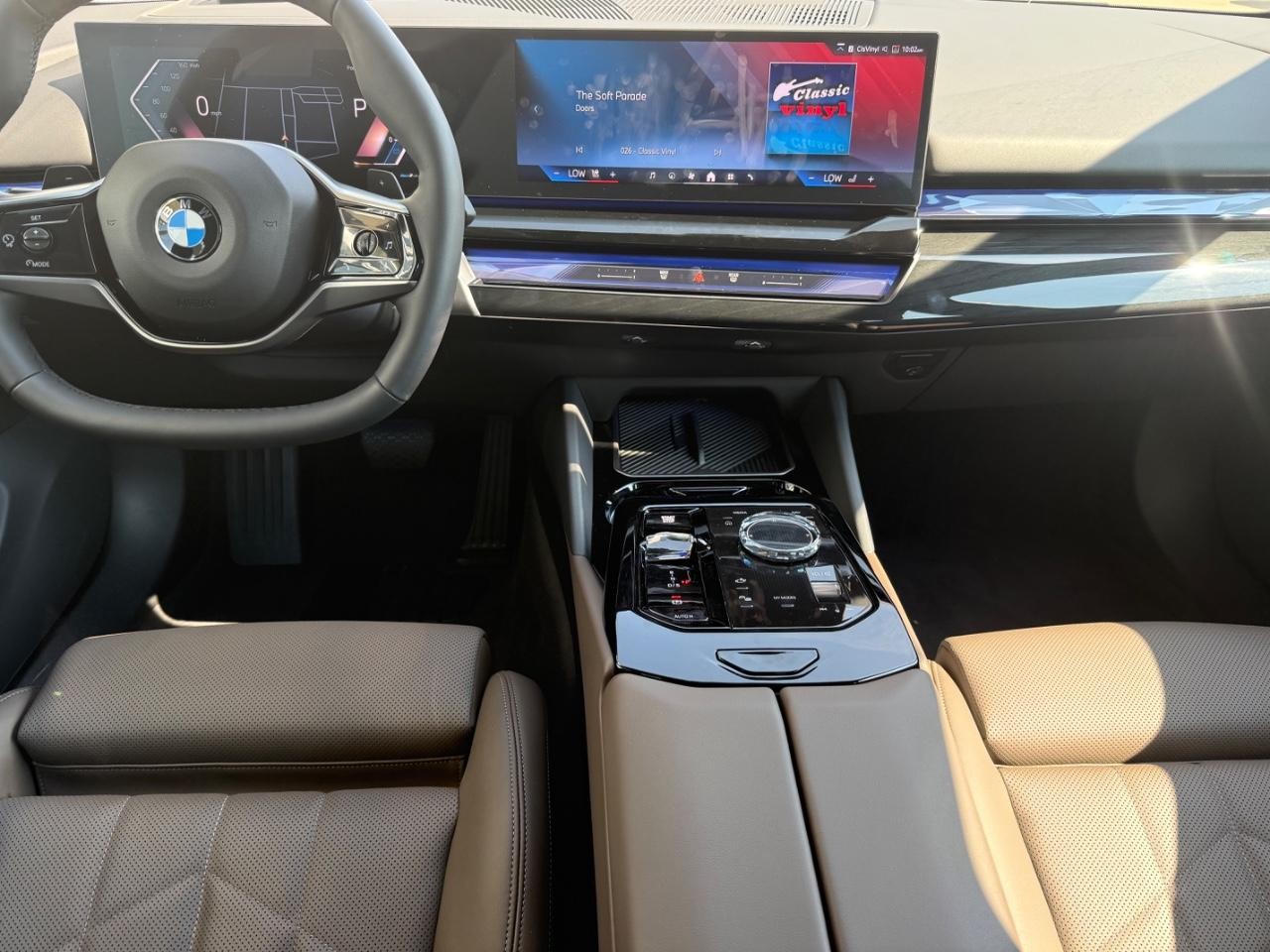 BMW 5 Series Vehicle Image 11