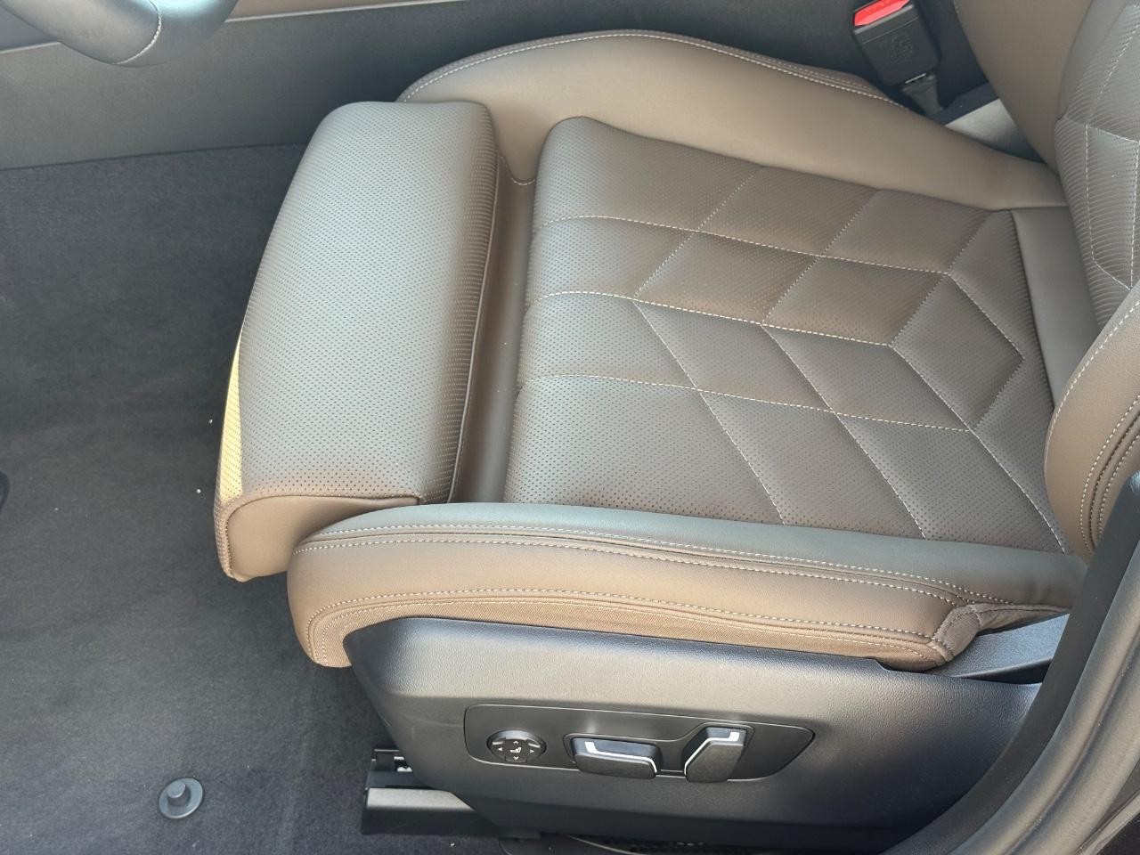 BMW 5 Series Vehicle Image 23