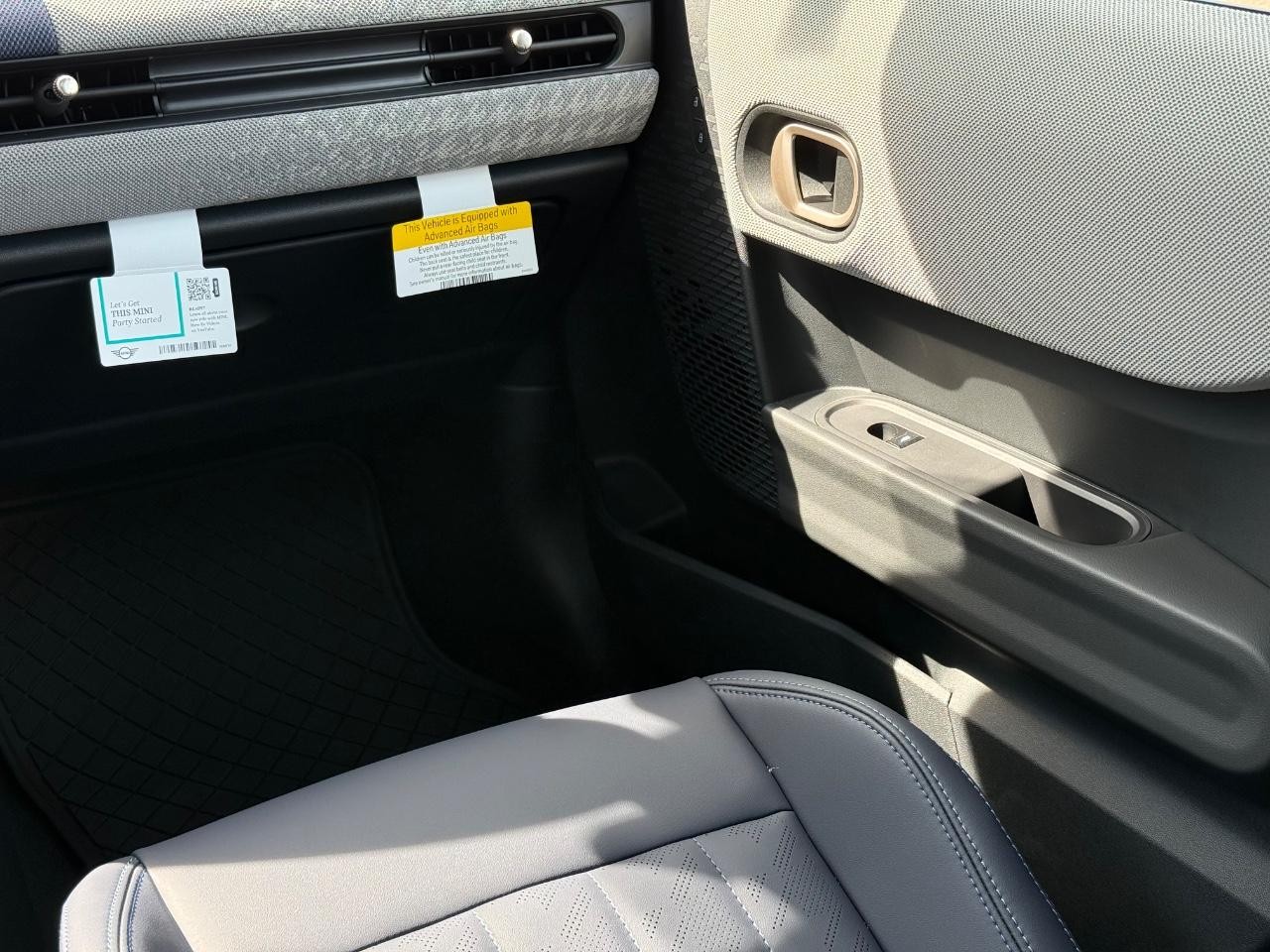 MINI Hardtop 4 Door Vehicle Image 09
