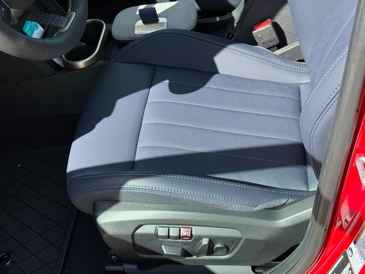 MINI Hardtop 4 Door Vehicle Image 16