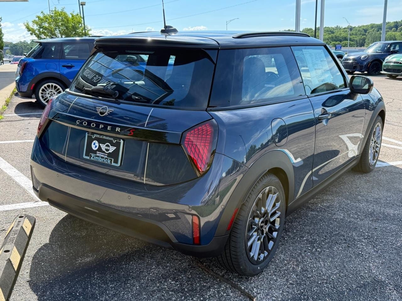 MINI Hardtop 2 Door Vehicle Image 03