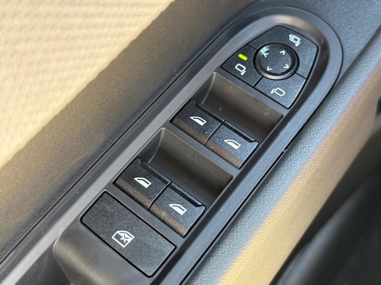 MINI Hardtop 4 Door Vehicle Image 15