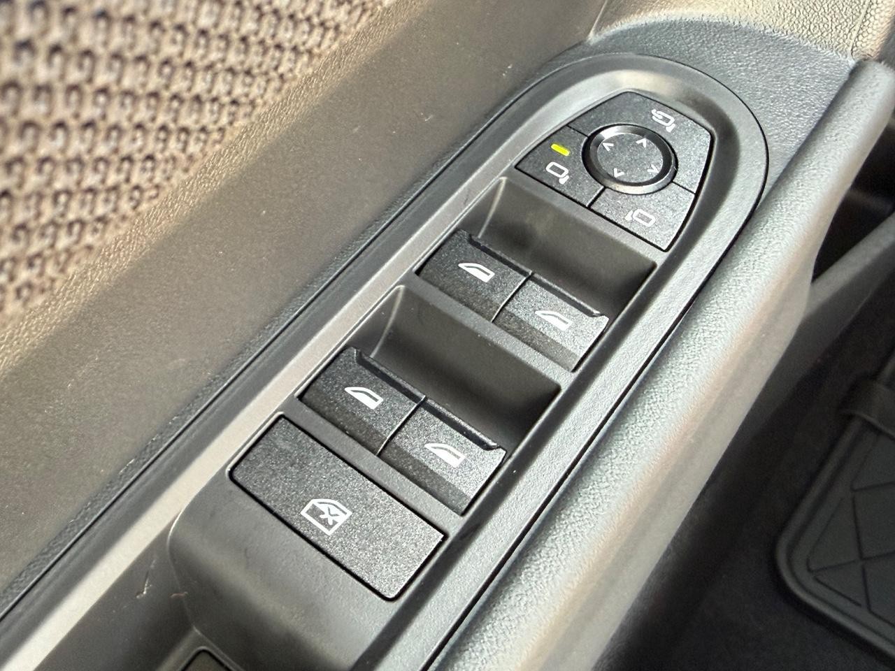 MINI Hardtop 4 Door Vehicle Image 15
