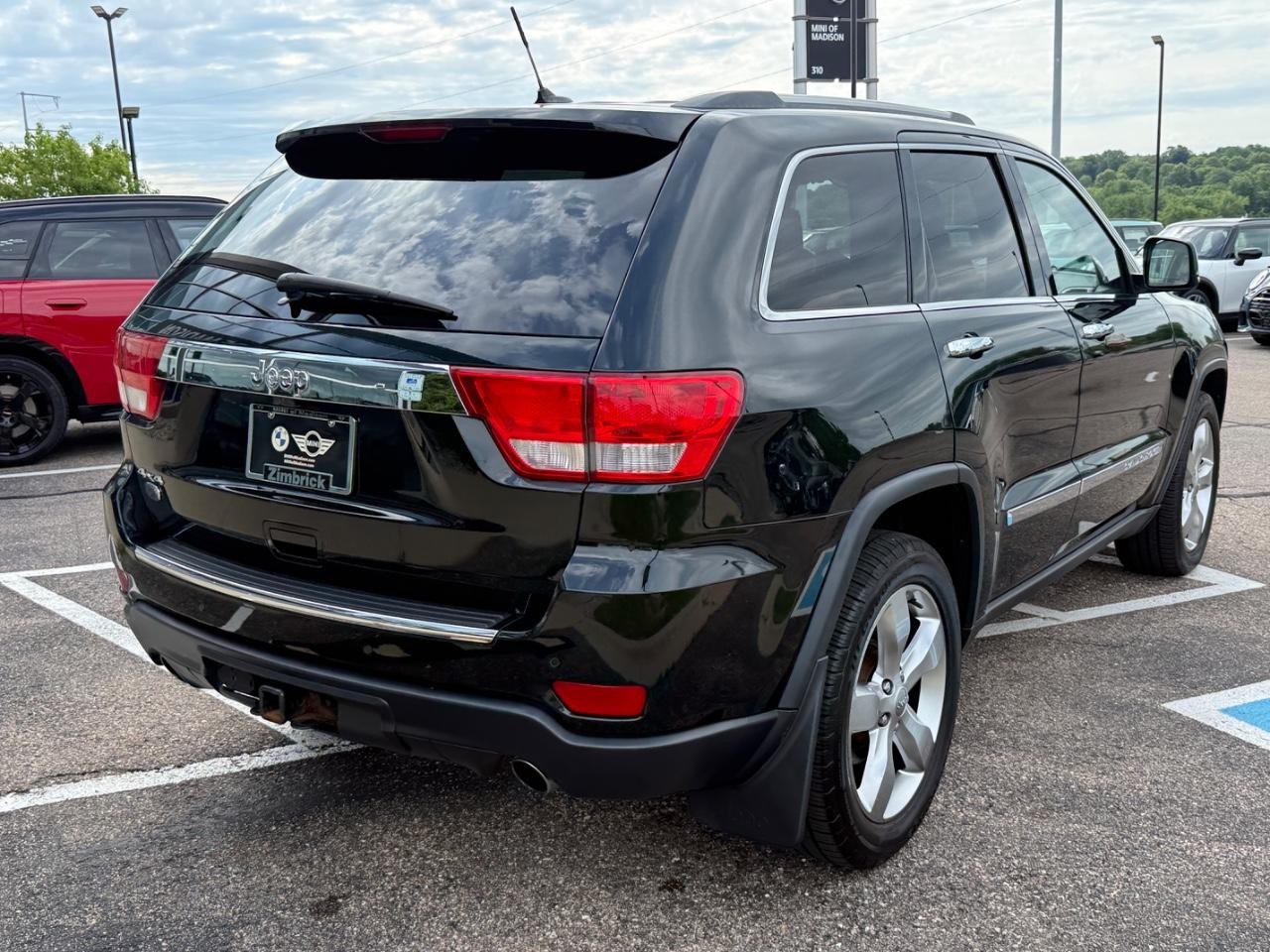 Jeep Grand Cherokee Vehicle Image 03