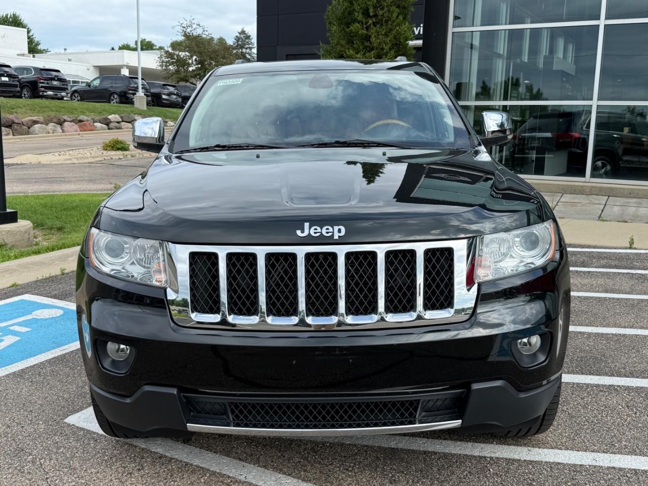 Jeep Grand Cherokee Vehicle Image 09