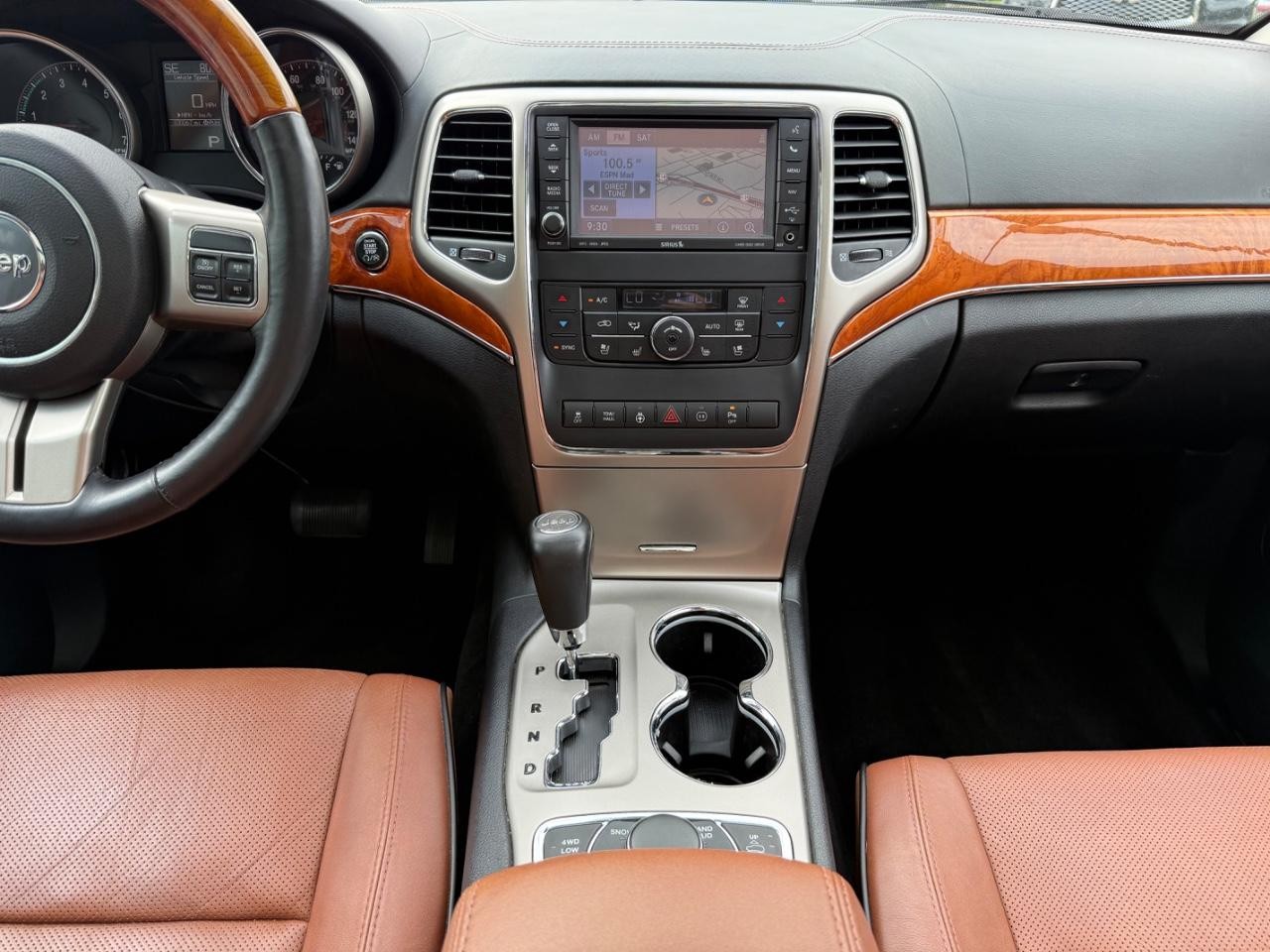 Jeep Grand Cherokee Vehicle Image 11